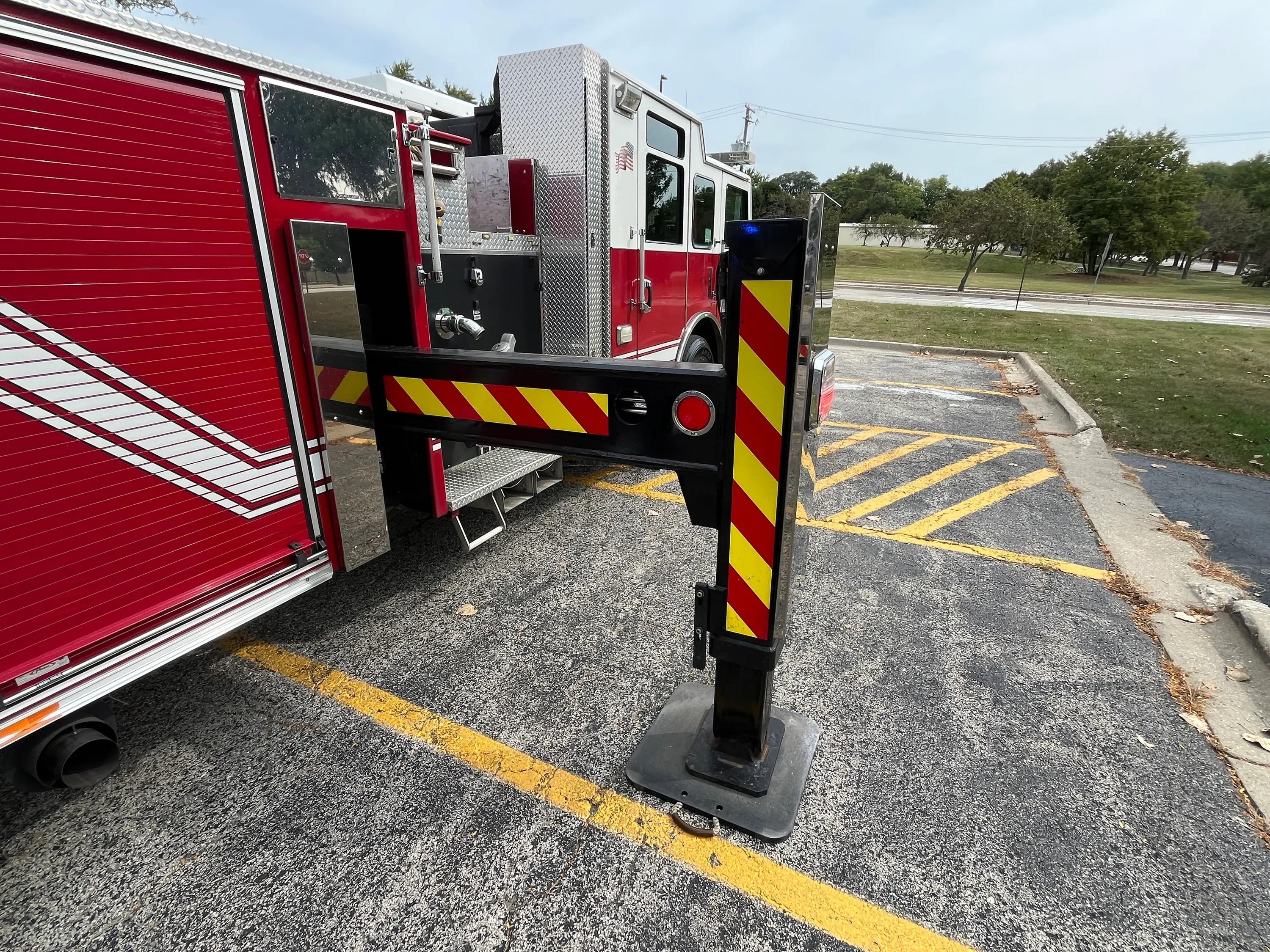 2009 Pierce Velocity 100' Quint - image 35