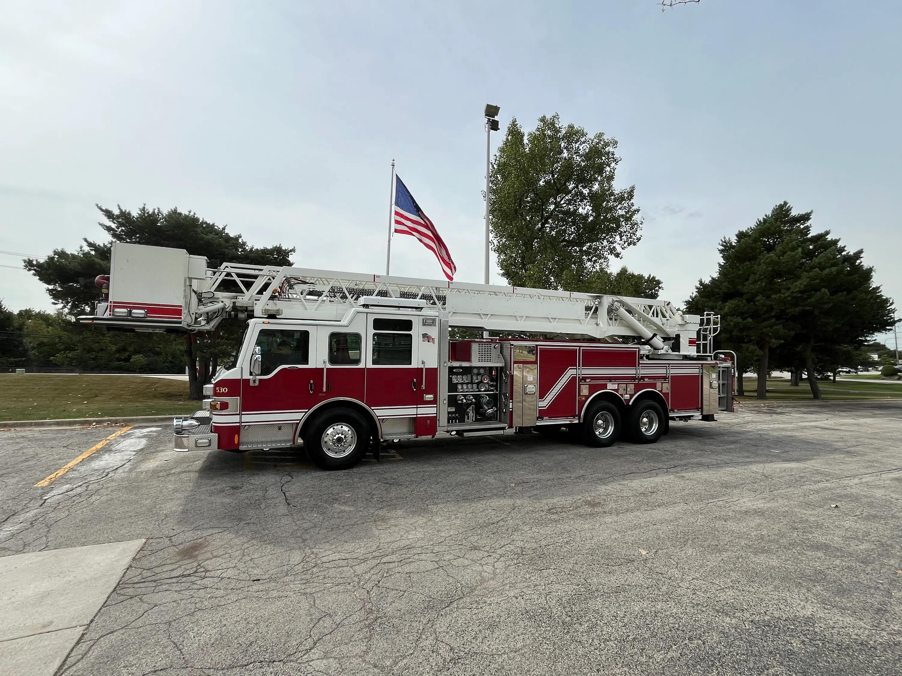 2009 Pierce Velocity 100' Quint - image 15