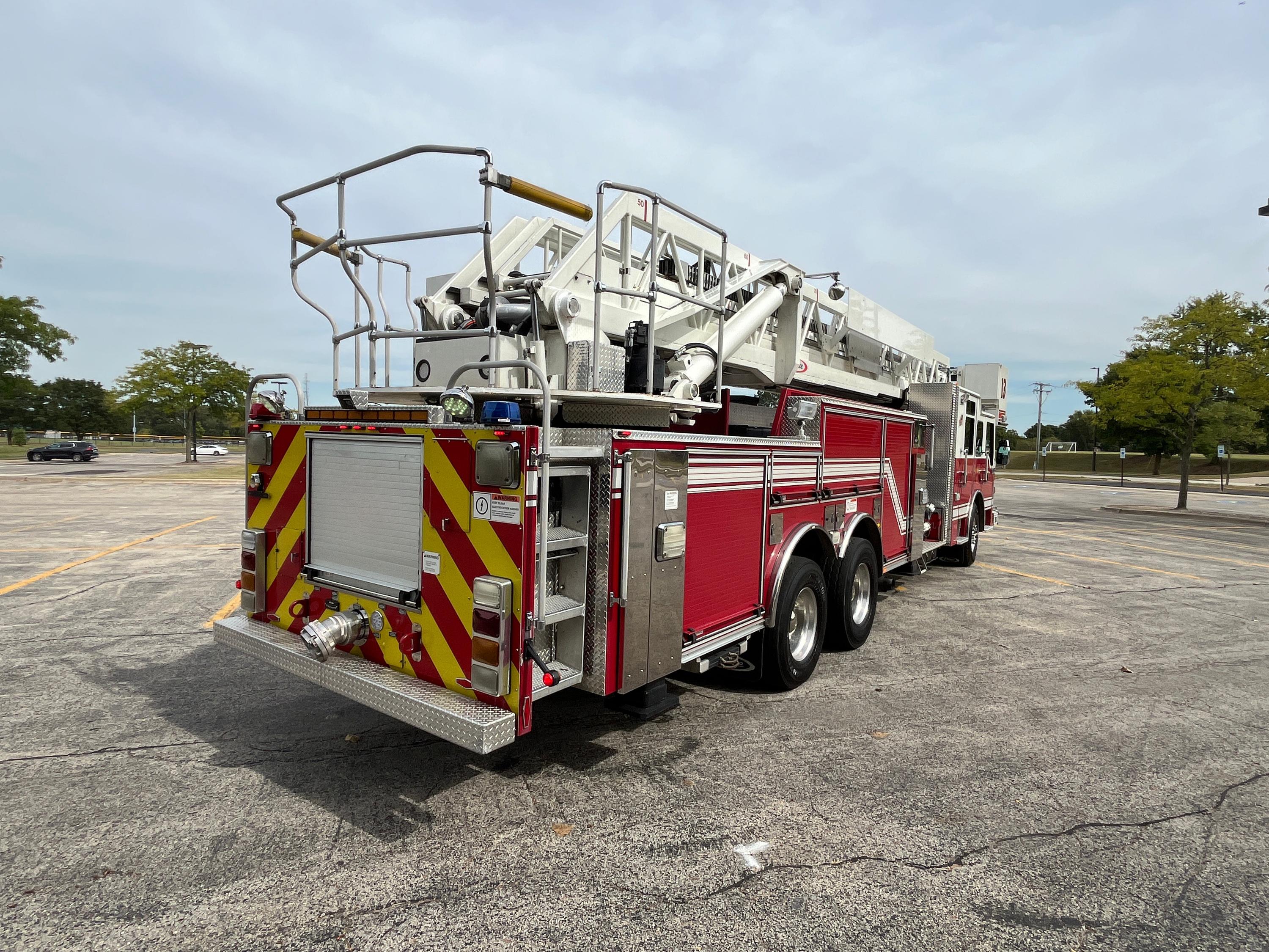 2009 Pierce Velocity 100' Quint - image 25