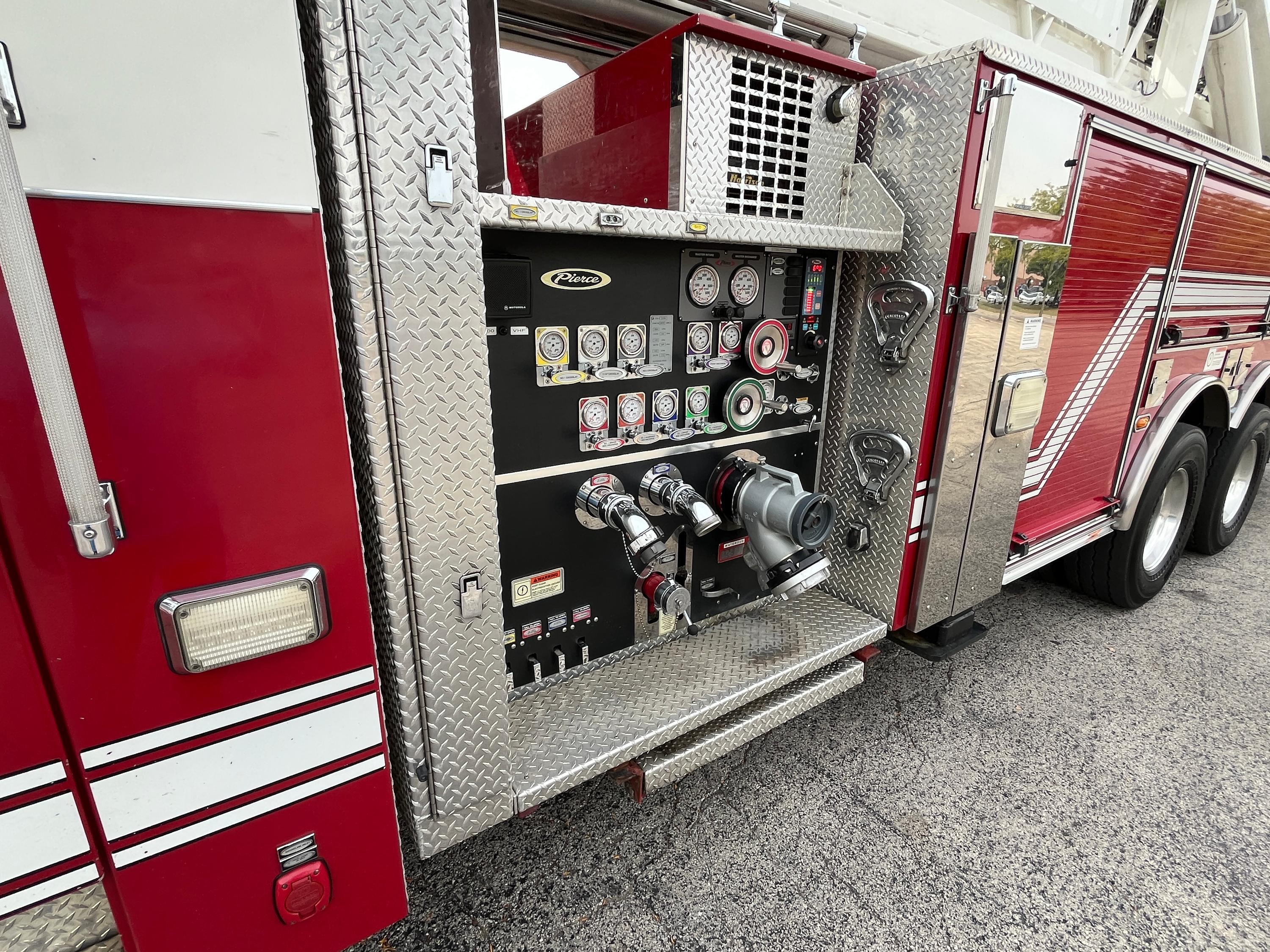 2009 Pierce Velocity 100' Quint - image 93