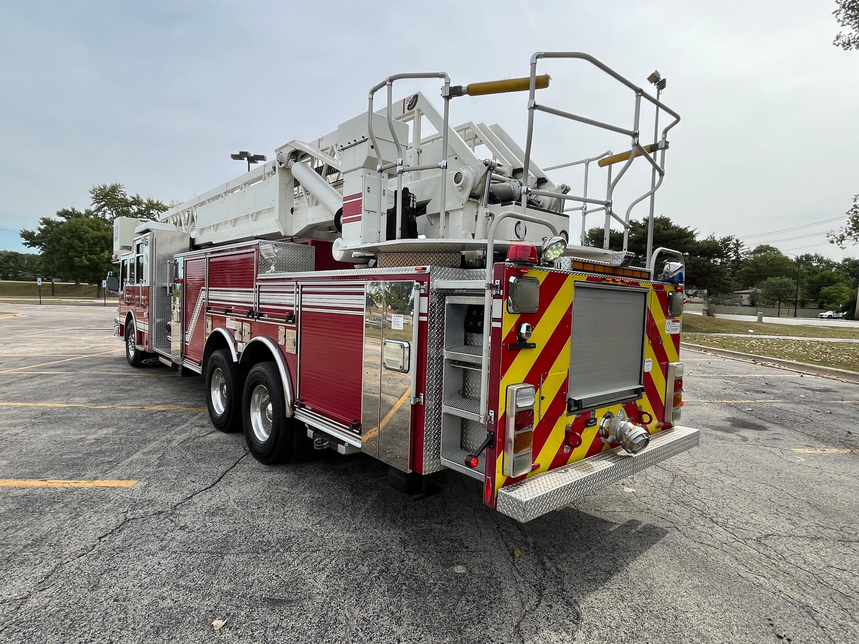 2009 Pierce Velocity 100' Quint - image 28