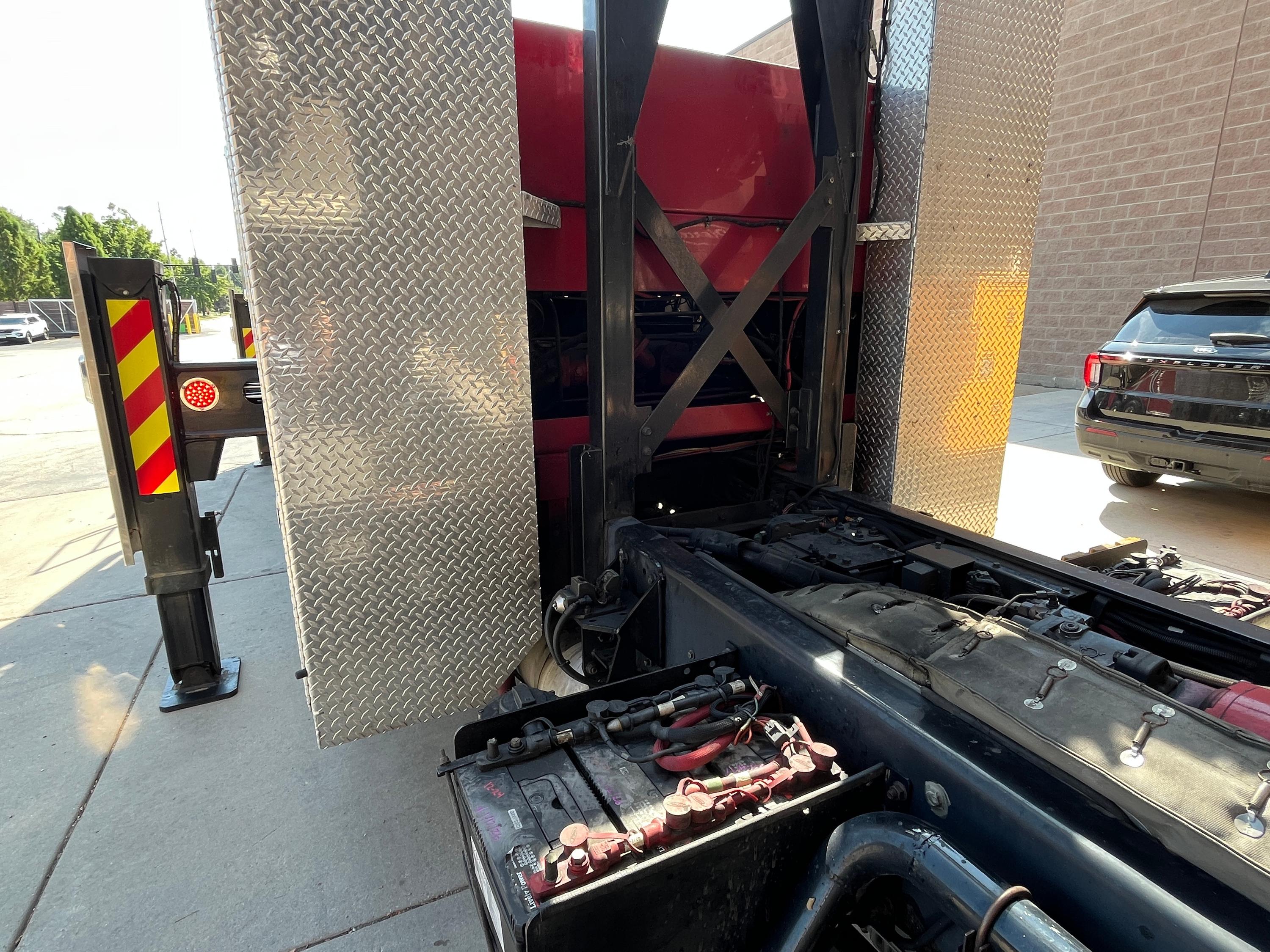 2009 Pierce Velocity 100' Quint - image 77