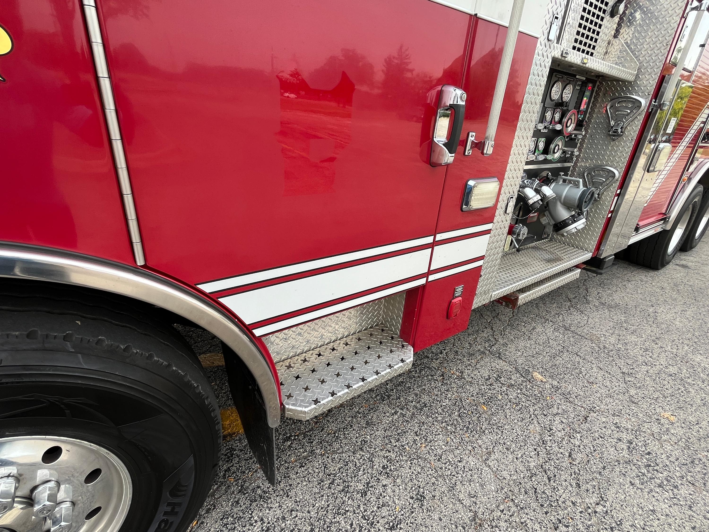 2009 Pierce Velocity 100' Quint - image 170