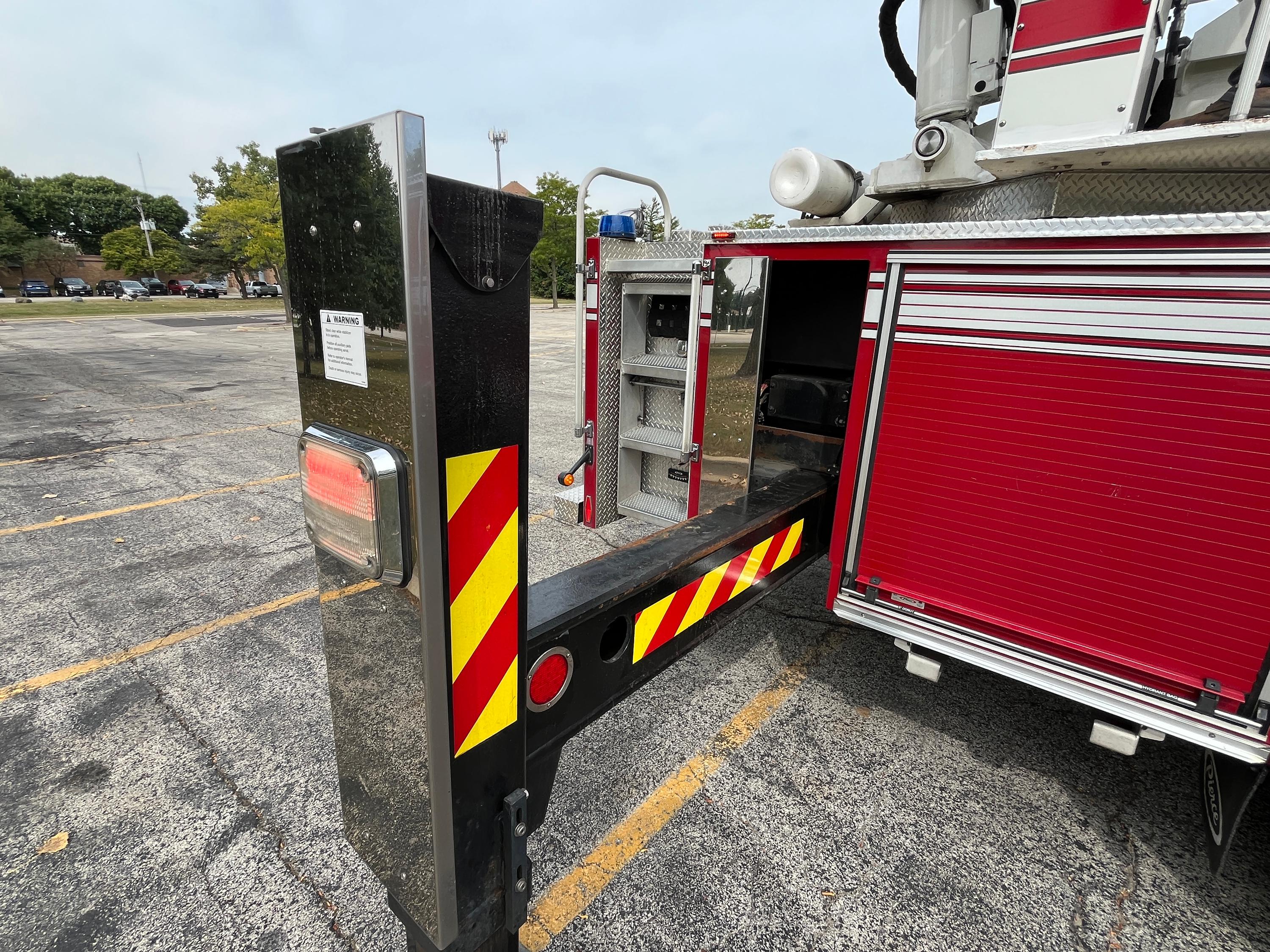 2009 Pierce Velocity 100' Quint - image 175