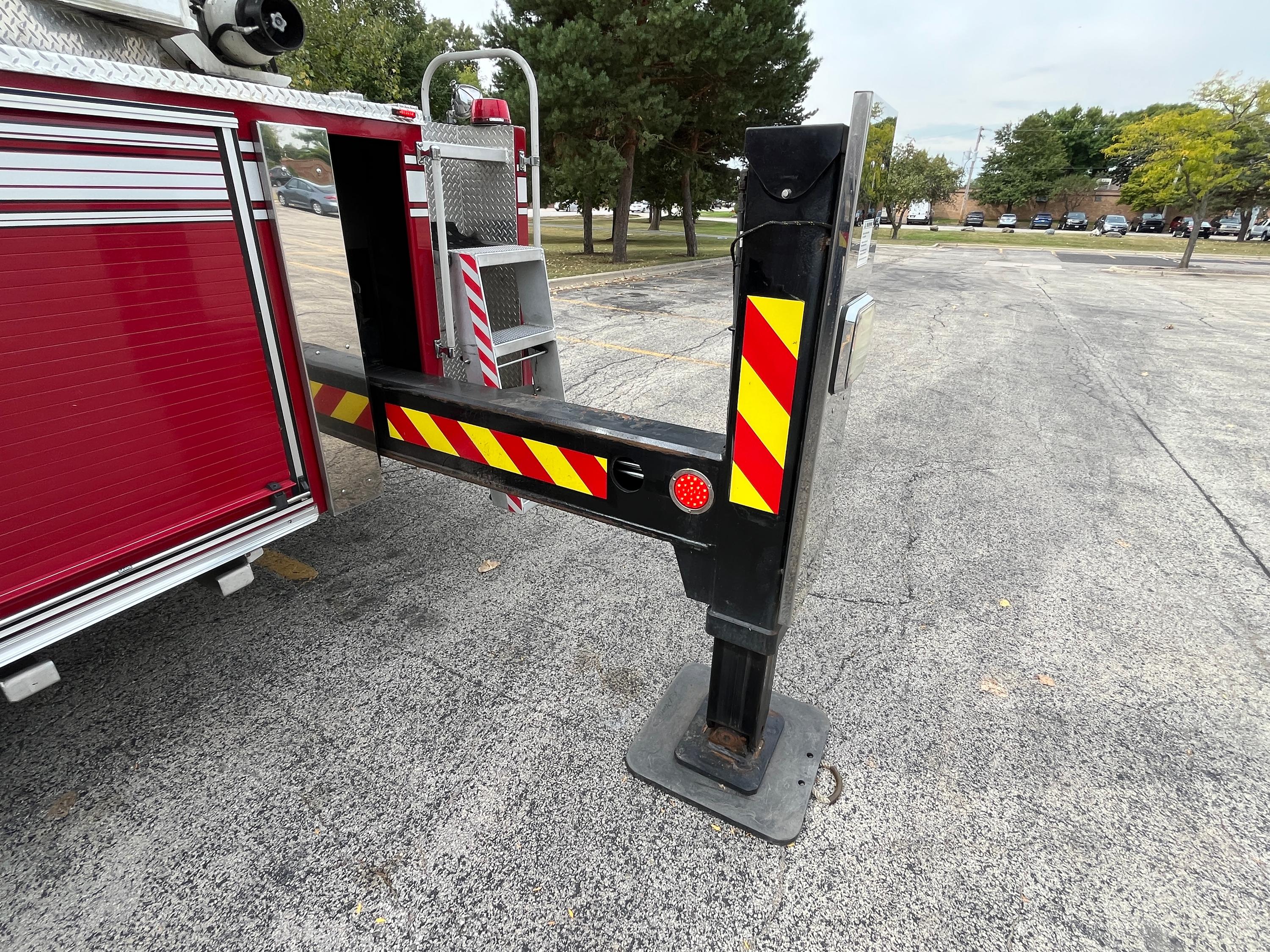 2009 Pierce Velocity 100' Quint - image 33