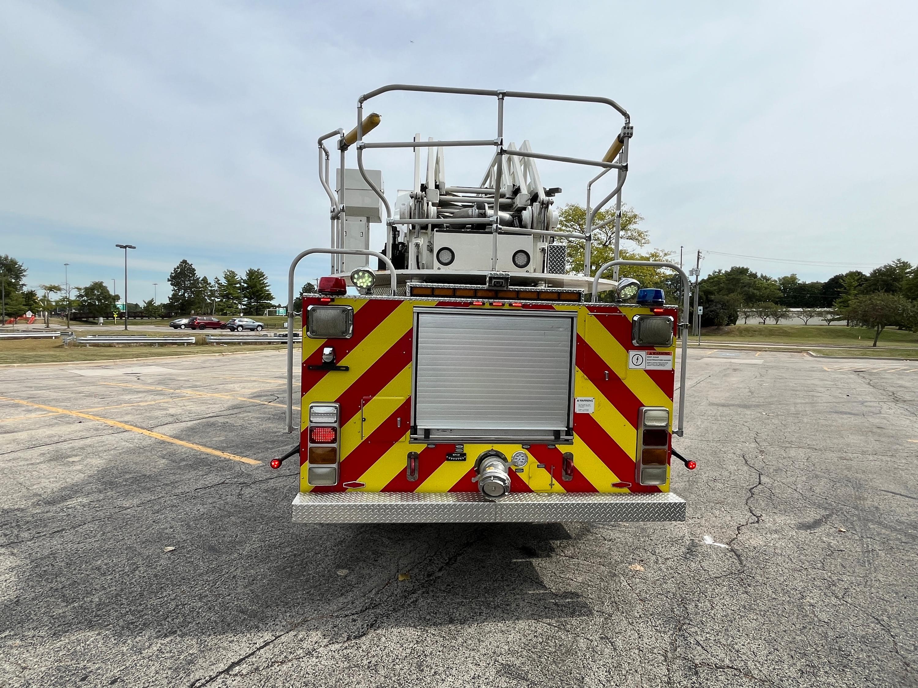 2009 Pierce Velocity 100' Quint - image 34