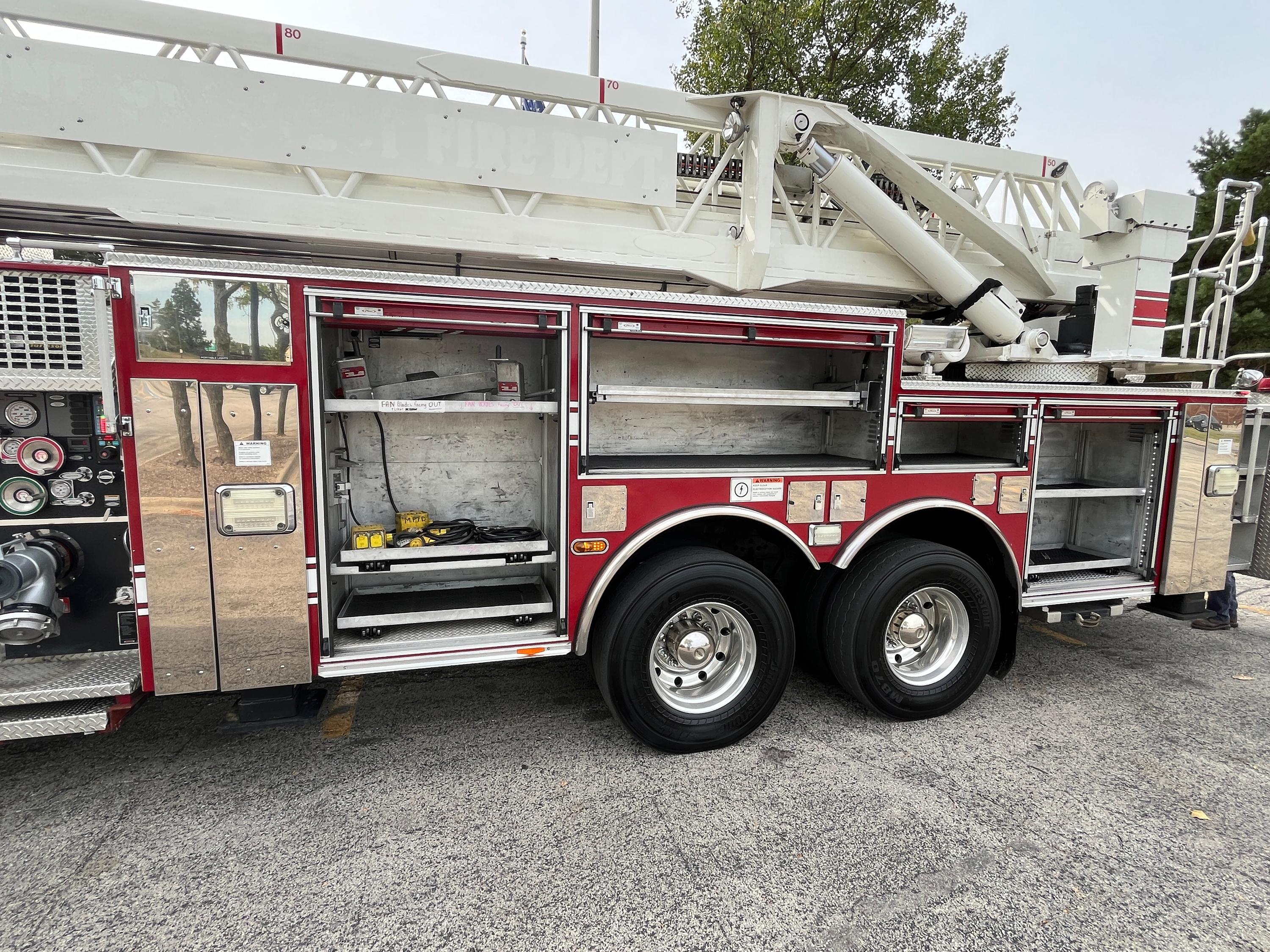 2009 Pierce Velocity 100' Quint - image 21
