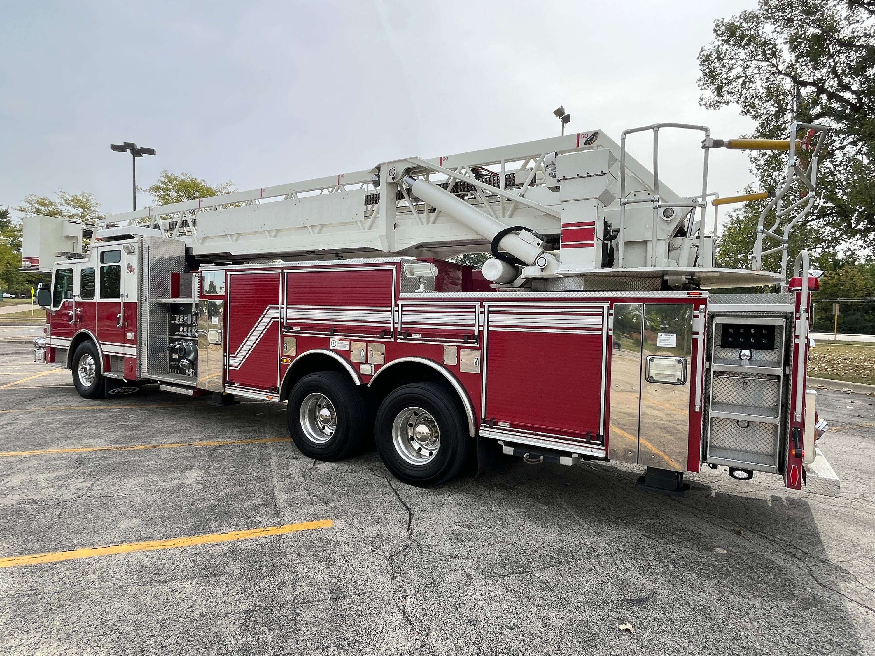 2009 Pierce Velocity 100' Quint - image 13