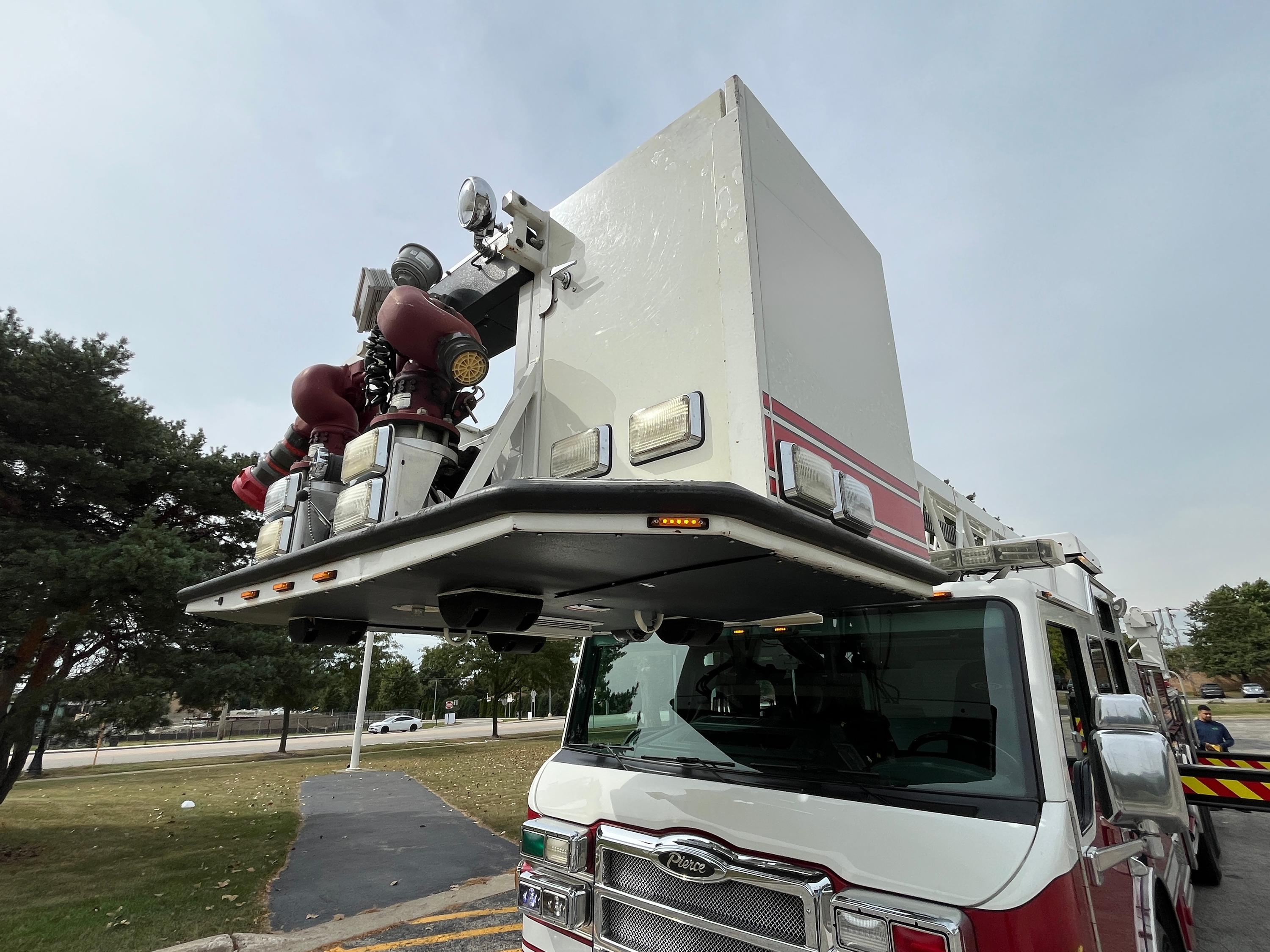 2009 Pierce Velocity 100' Quint - image 128