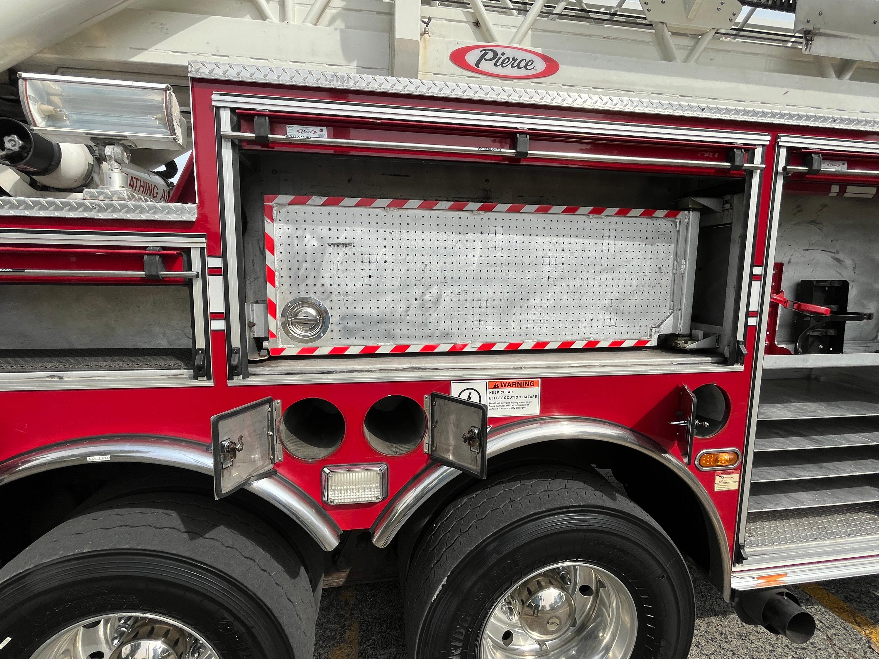 2009 Pierce Velocity 100' Quint - image 80