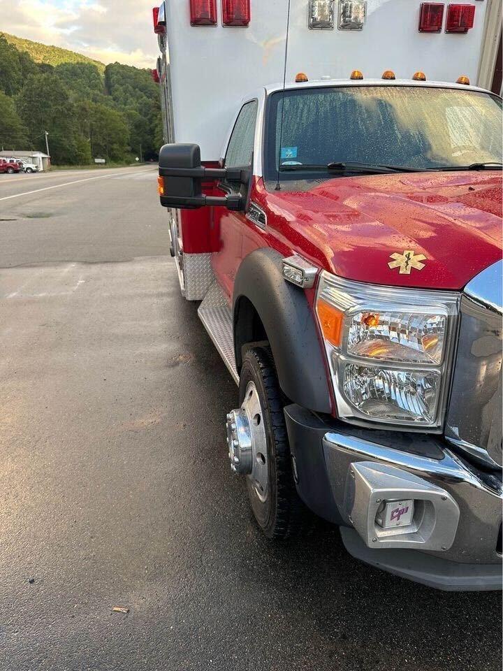 2010 Ford F450 4x4 Type I - image 3