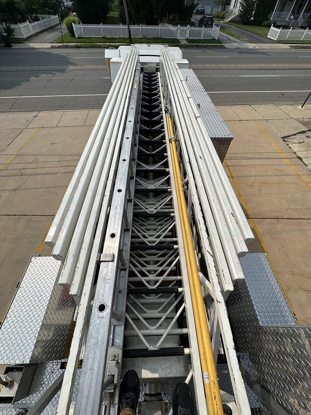 1997 Simon Duplex 93′ LTI Mid Mount Platform - image 5