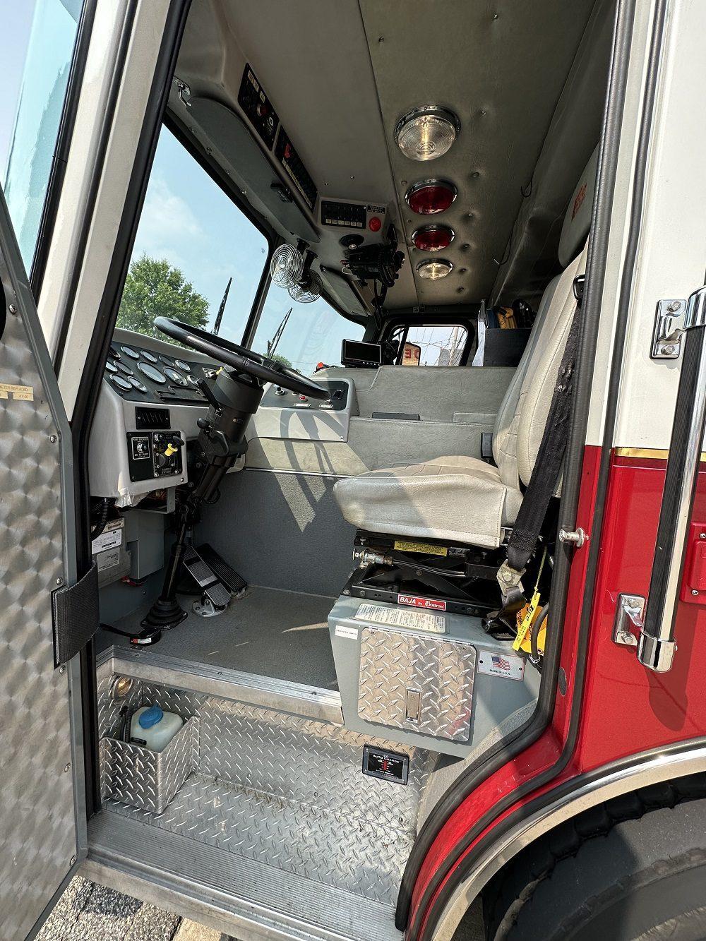 1997 Simon Duplex 93′ LTI Mid Mount Platform - image 6
