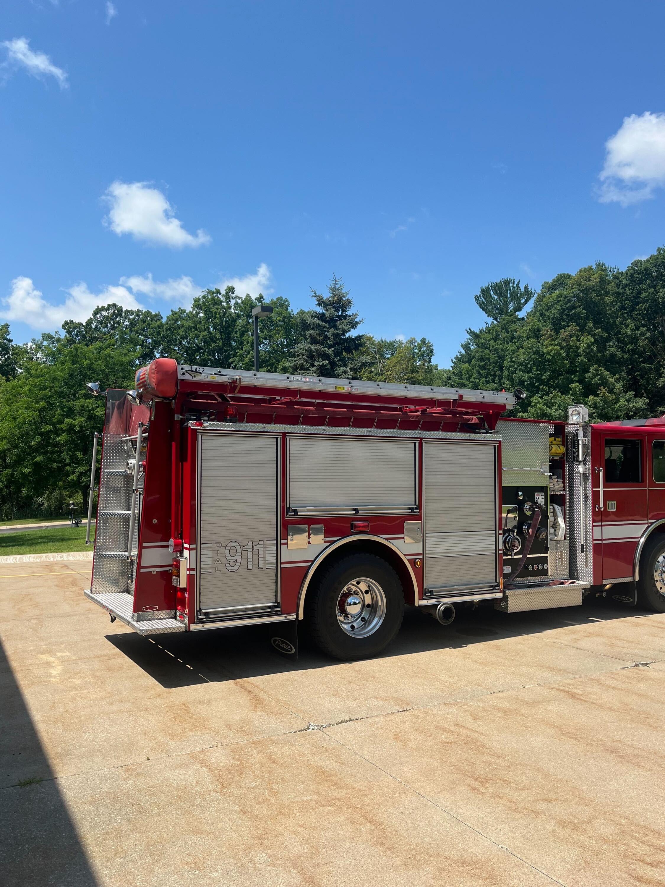 2001 Pierce Saber Engine - image 7