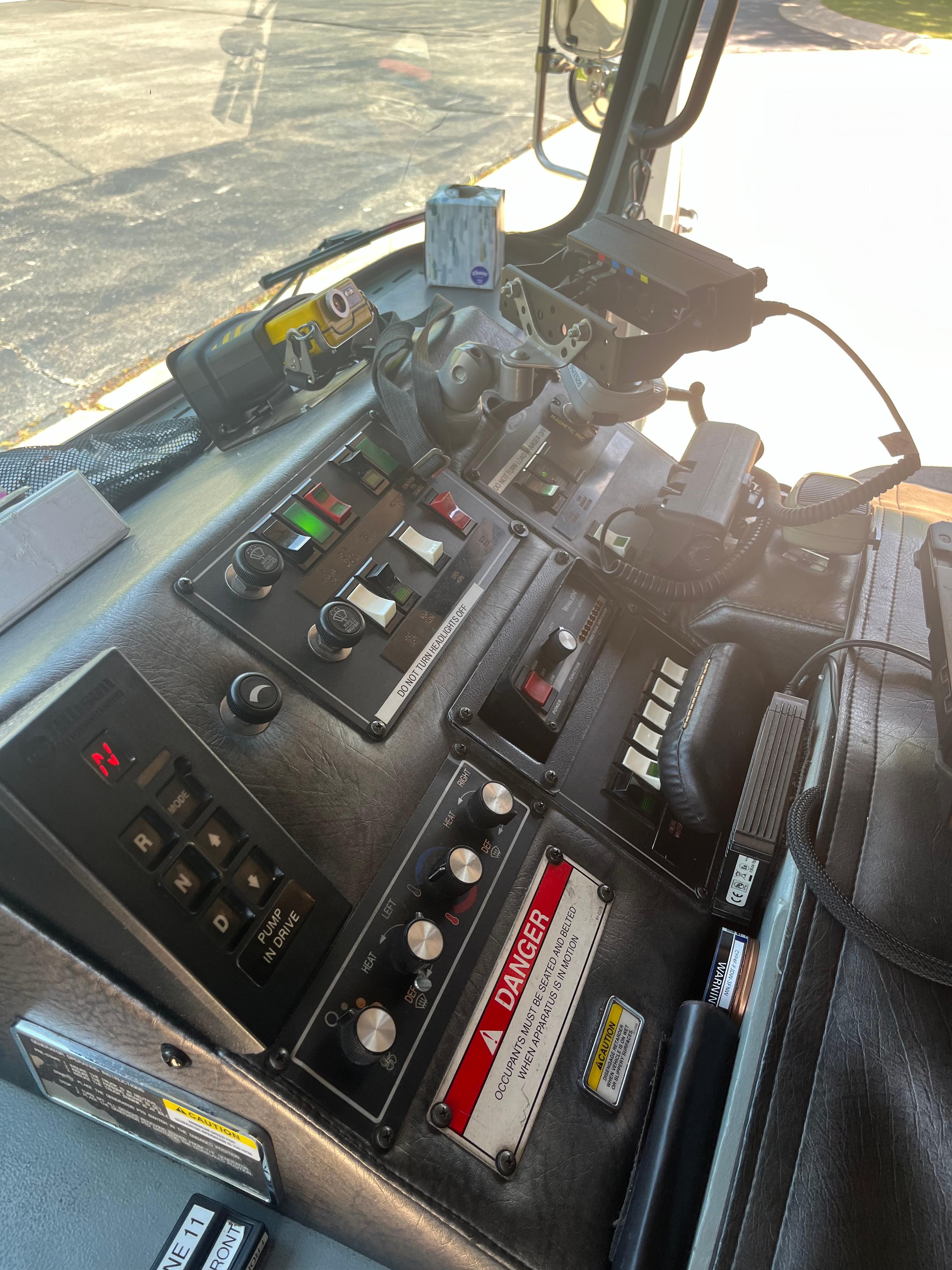 2001 Pierce Saber Engine - image 17