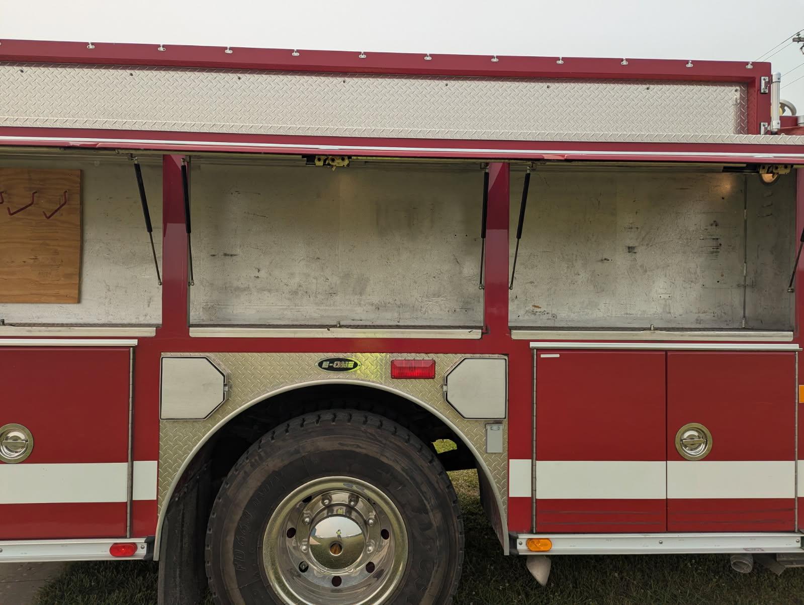 1997 E-One E-max Pumper - image 13