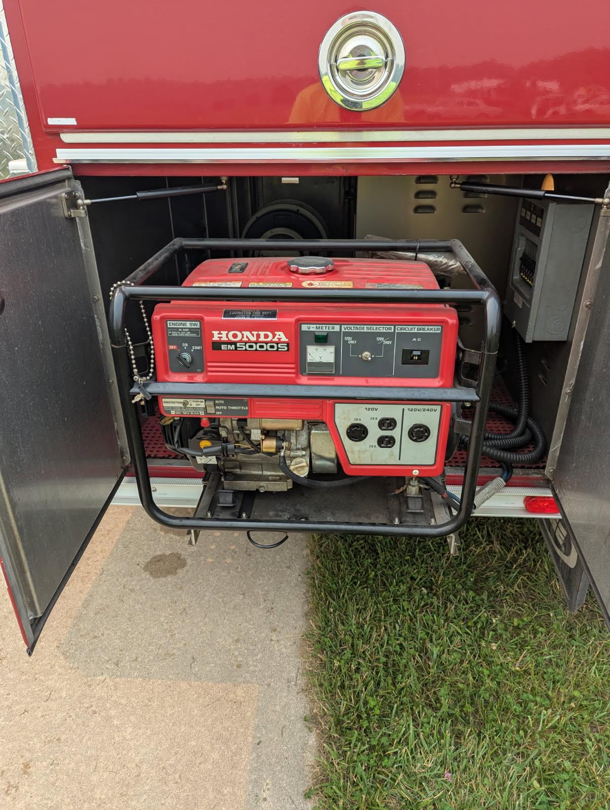 1997 E-One E-max Pumper - image 16