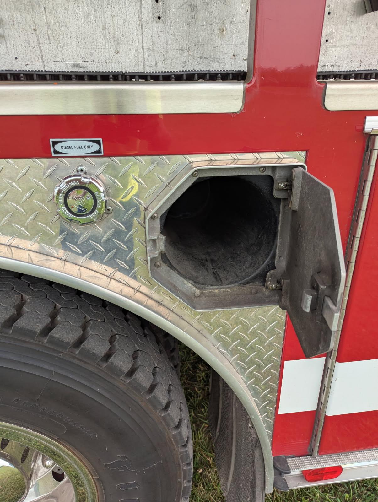 1997 E-One E-max Pumper - image 25