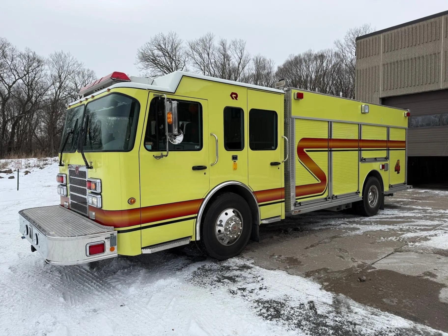 2006 Rosenbauer Spartan Heavy Rescue - image 1
