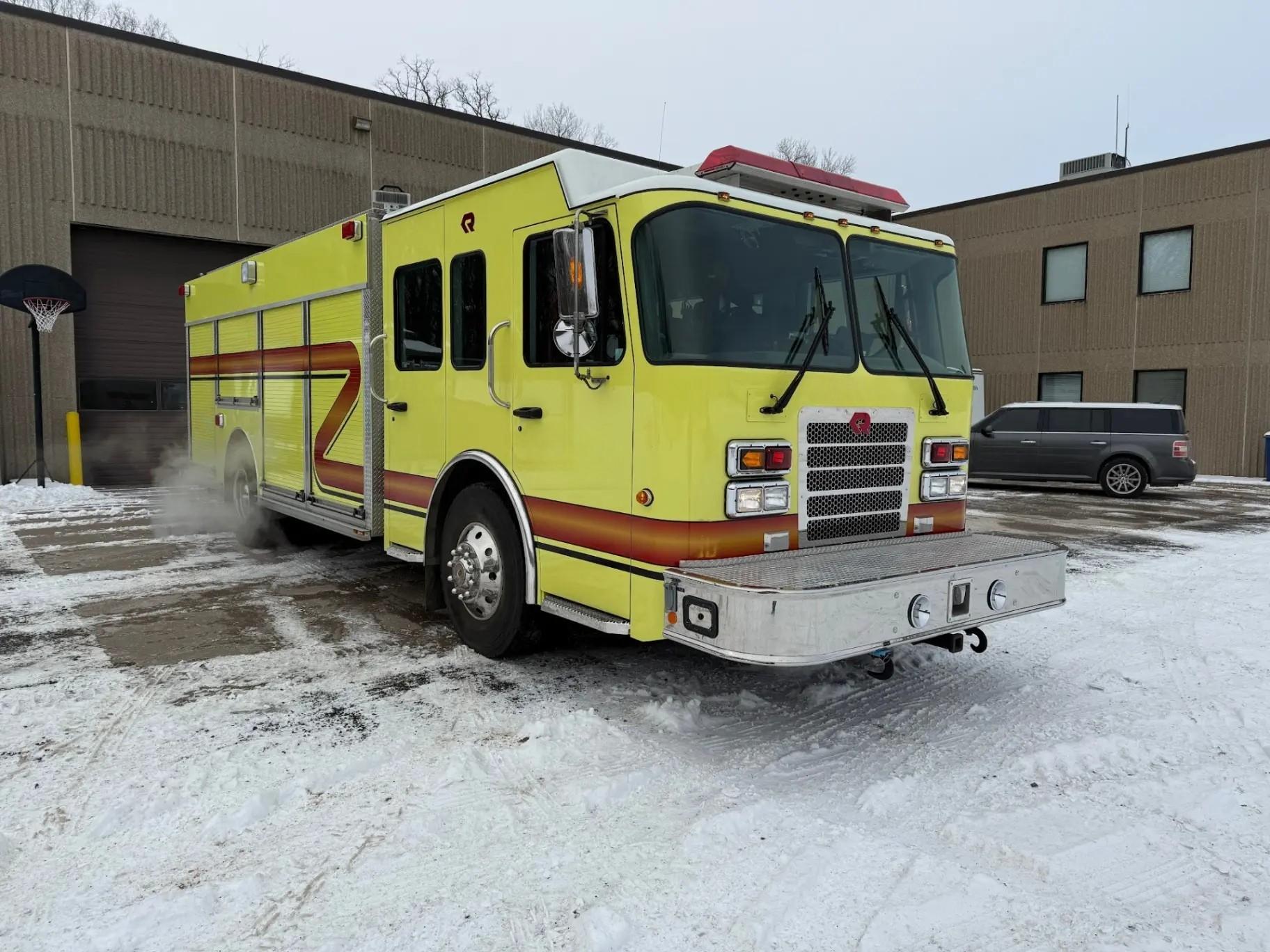 2006 Rosenbauer Spartan Heavy Rescue - image 4