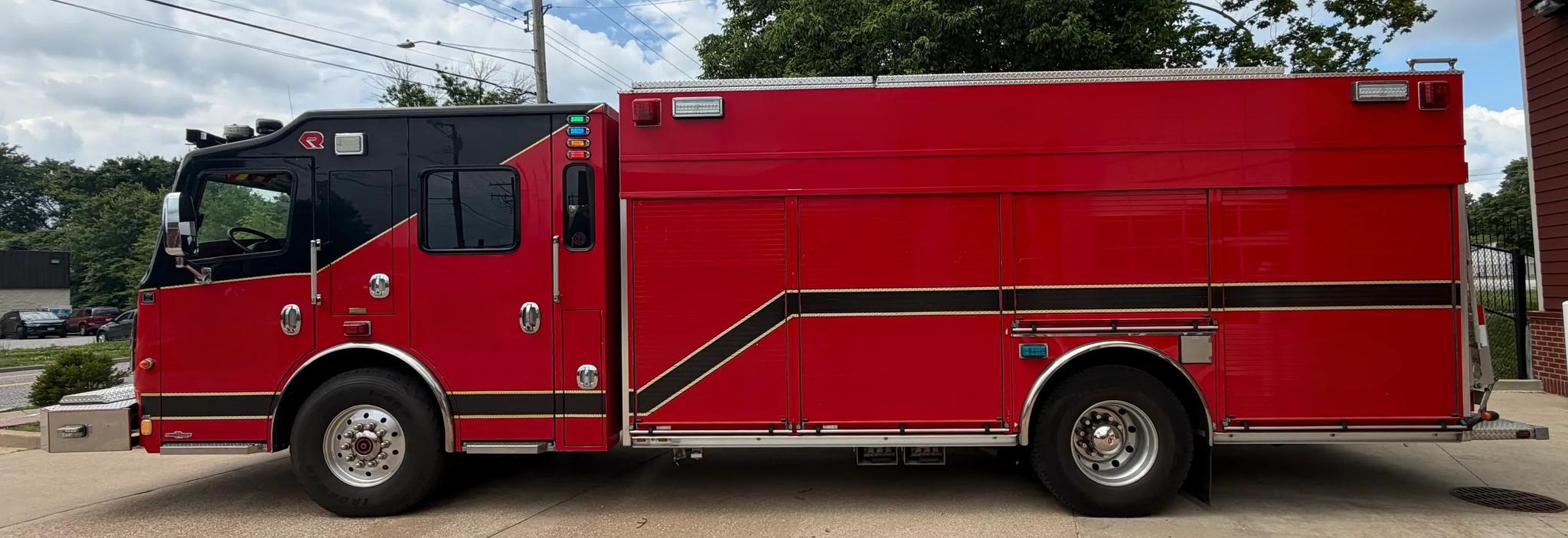 2014 Rosenbauer Pumper - image 5