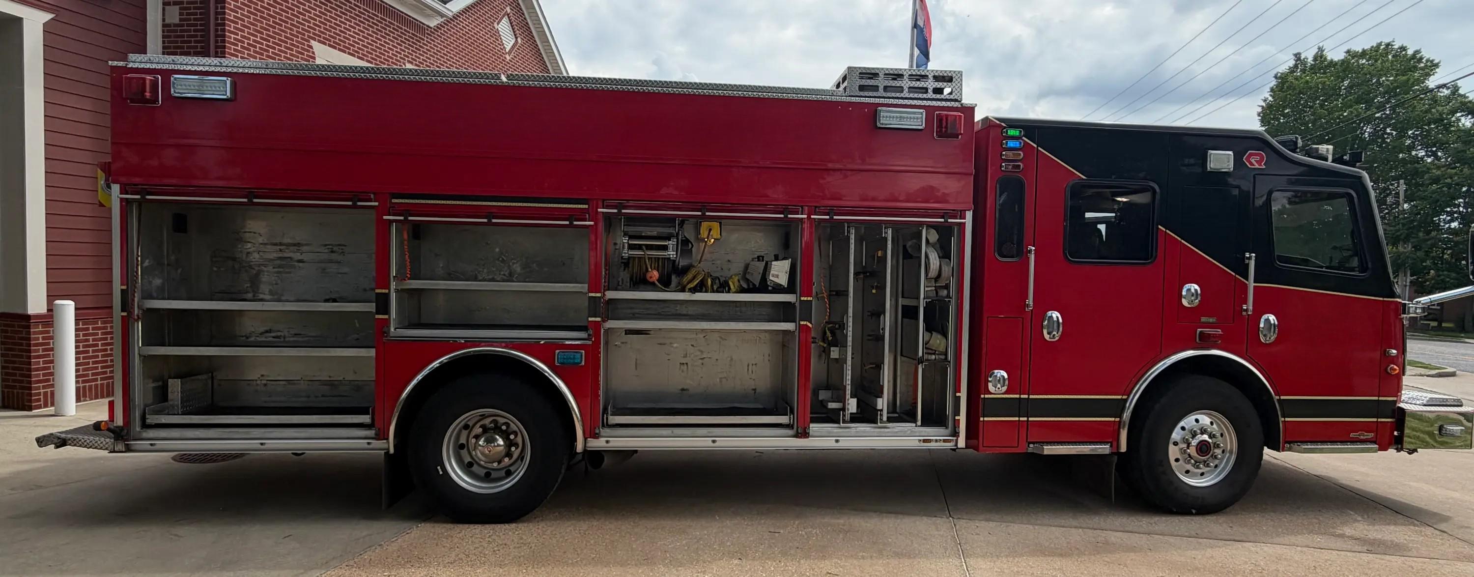 2014 Rosenbauer Pumper - image 2