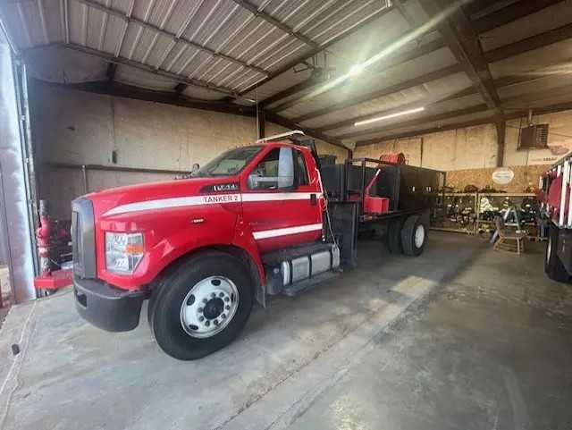2016 Ford 1500 gallon Tanker