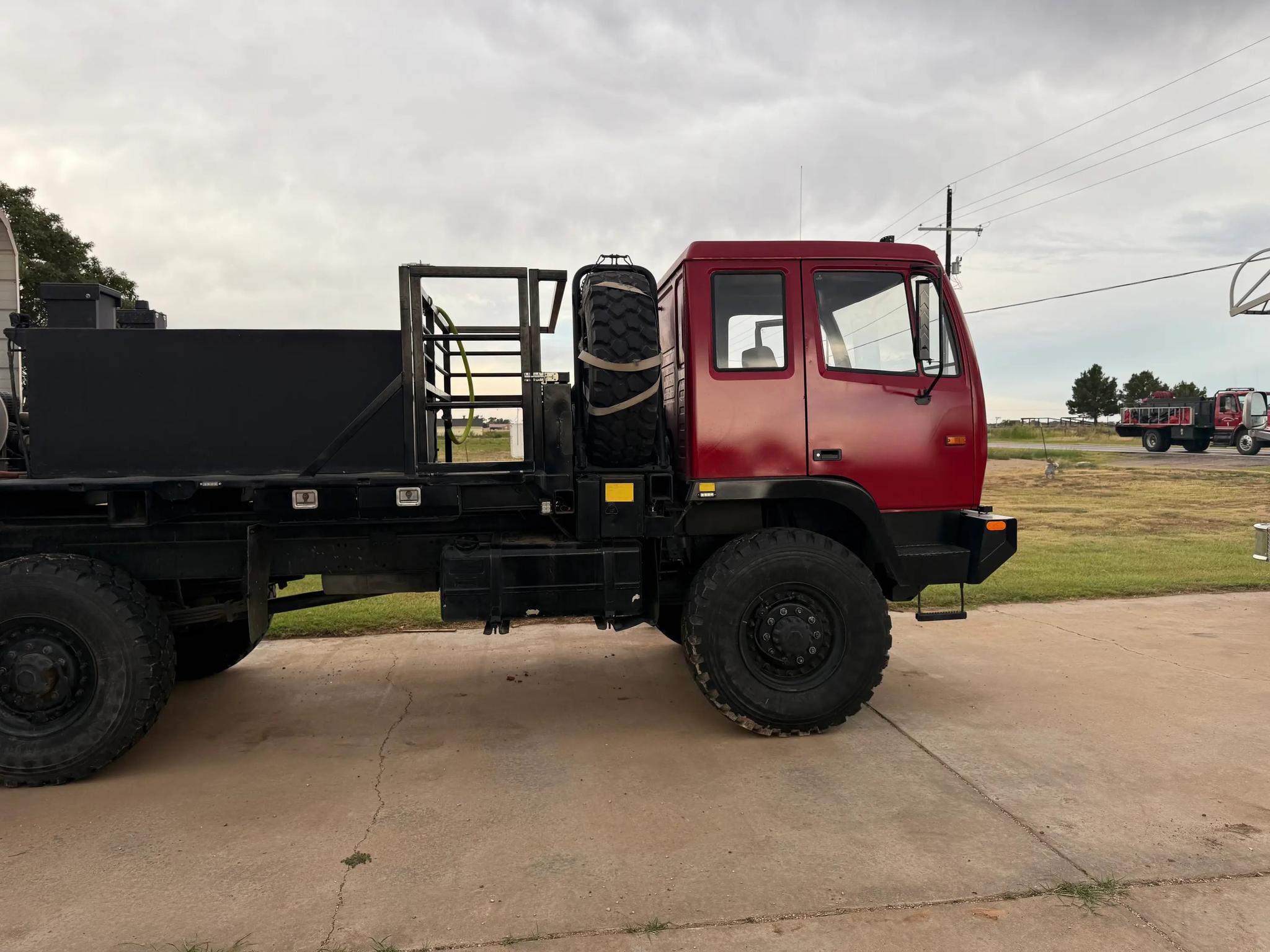 2002 Custom 4x4 Brush Truck - image 2