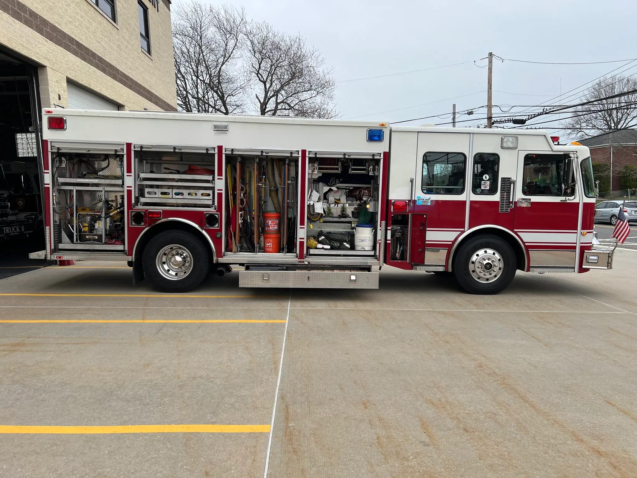 1999 Spartan/3D Walk Around Heavy Rescue - image 5