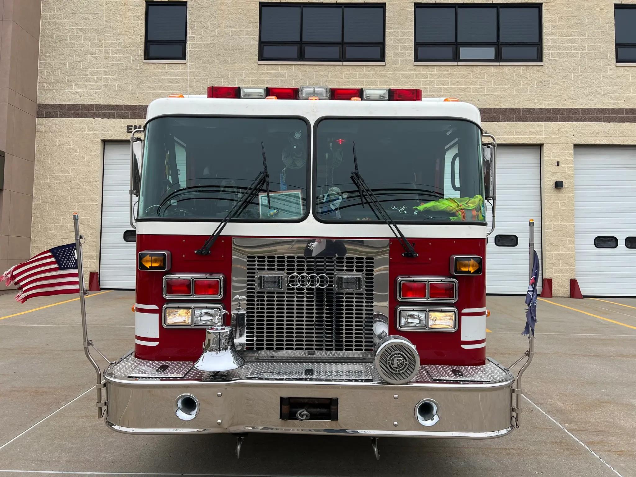1999 Spartan/3D Walk Around Heavy Rescue - image 6