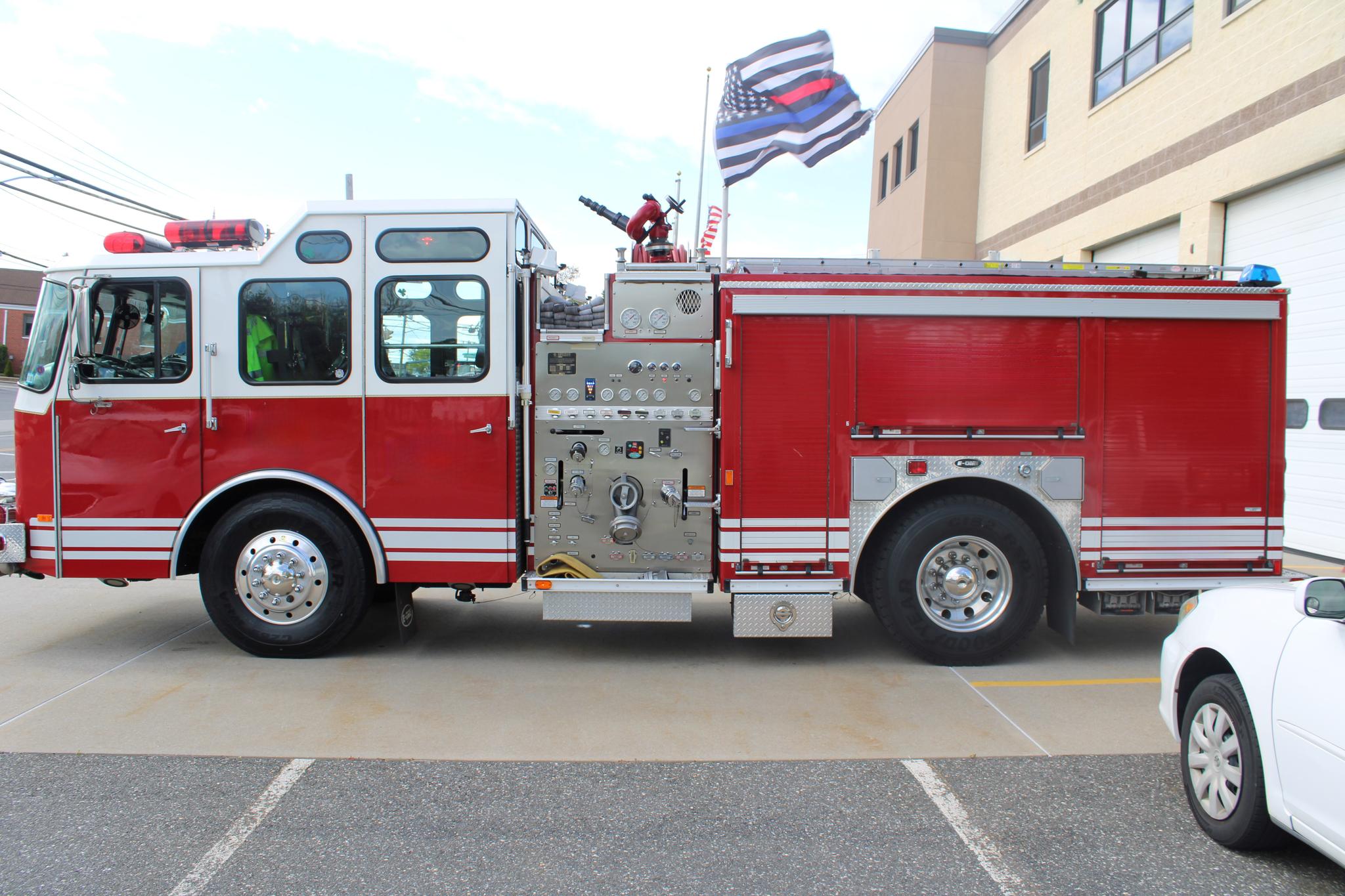 2004 E-One Engine - image 3