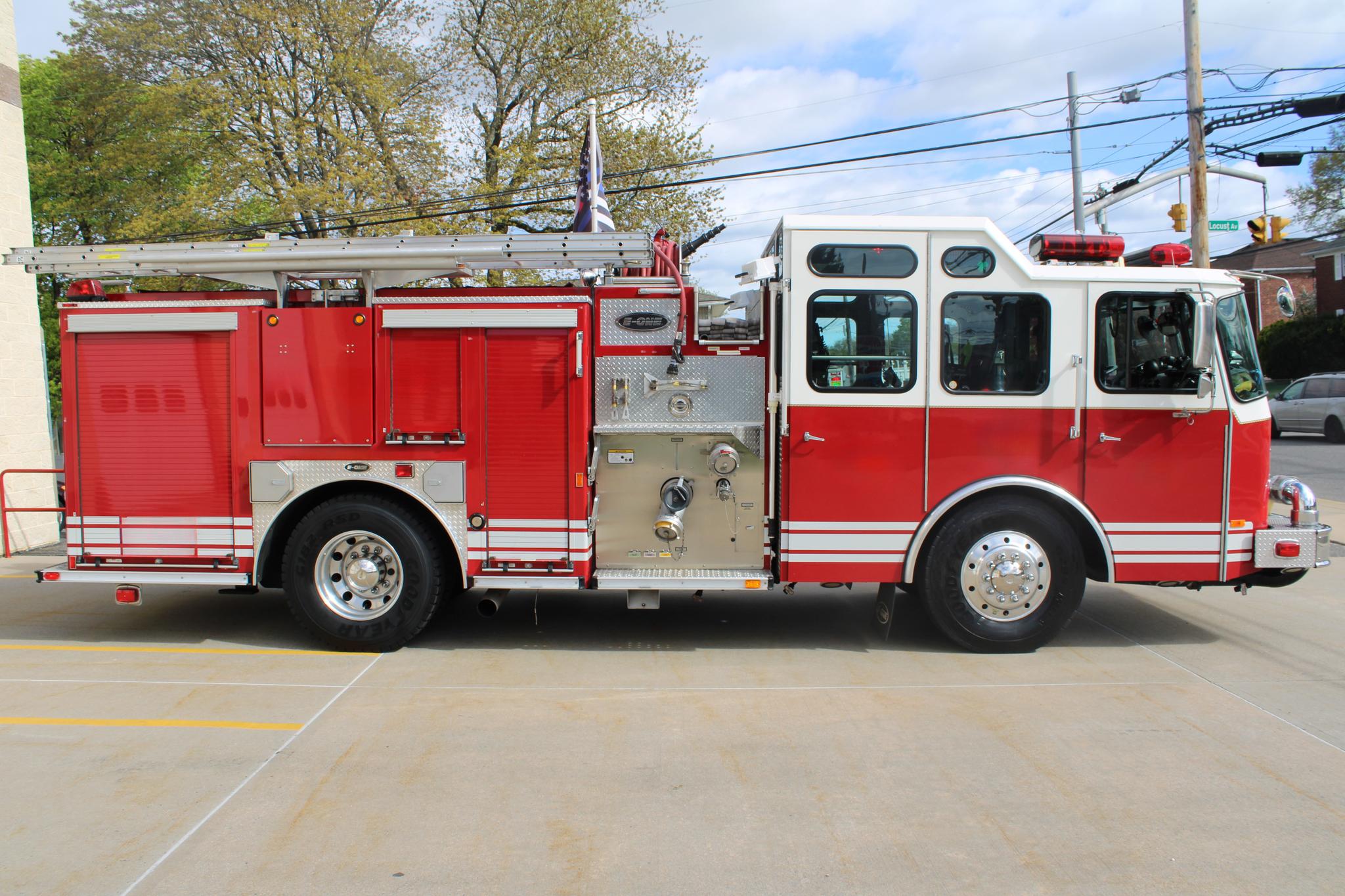 2004 E-One Engine - image 4
