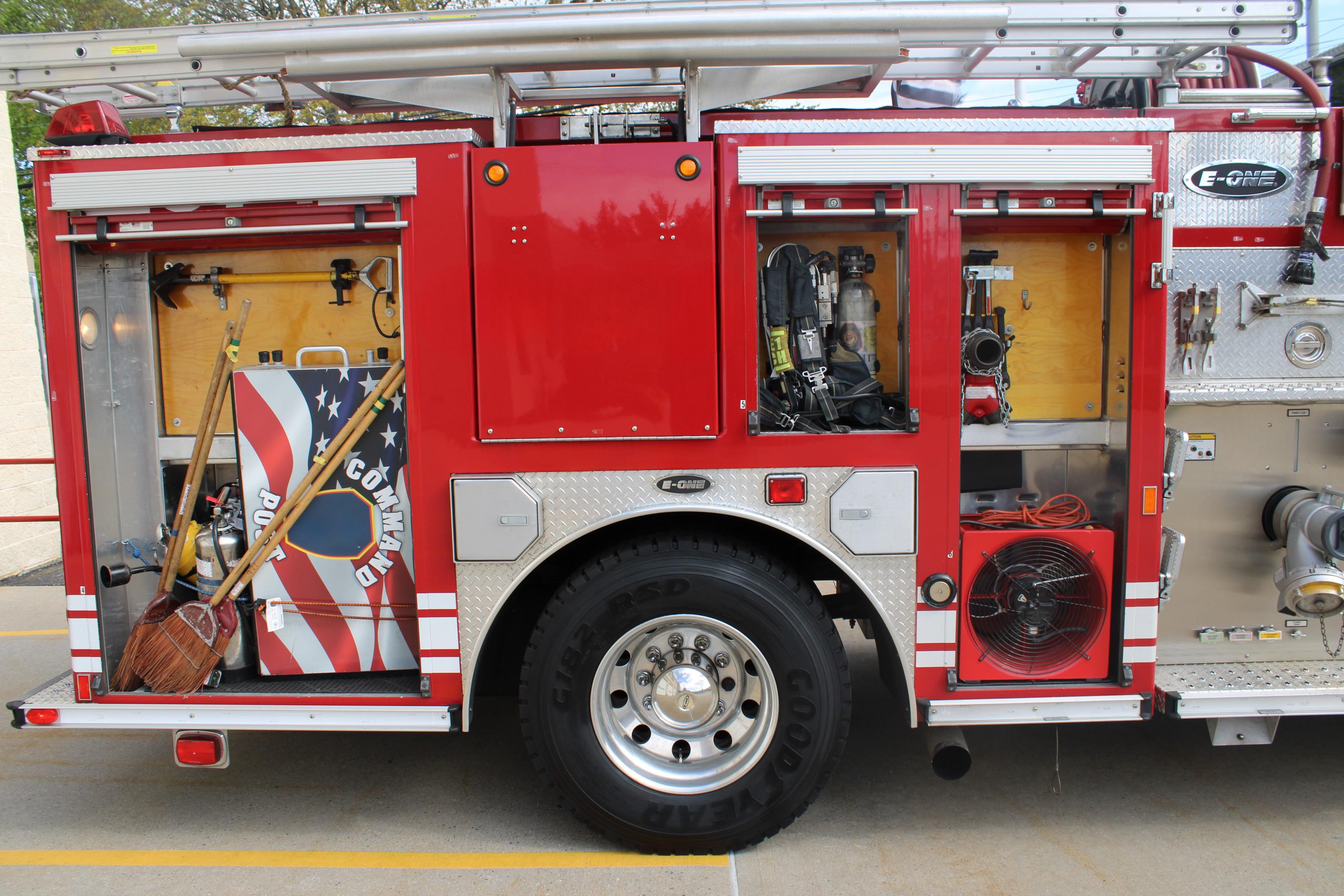 2004 E-One Engine - image 11