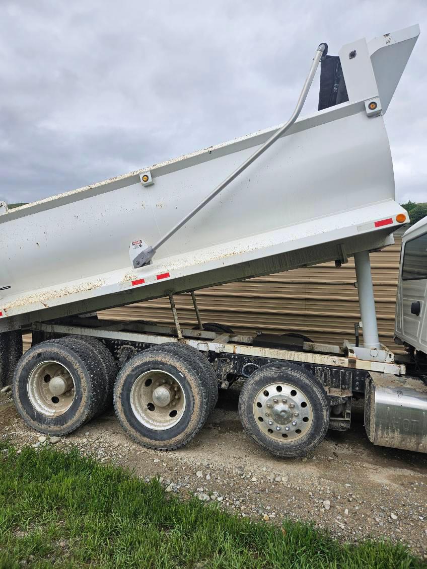 2011 Mack Pinnacle Dump Truck - image 4