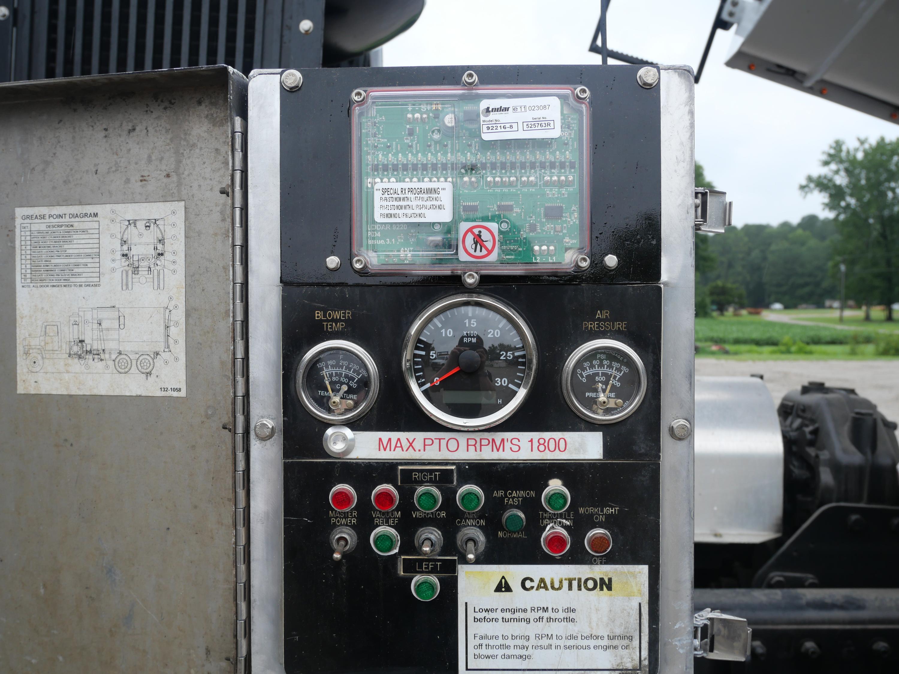 2021 Peterbilt Hydrovac - image 19