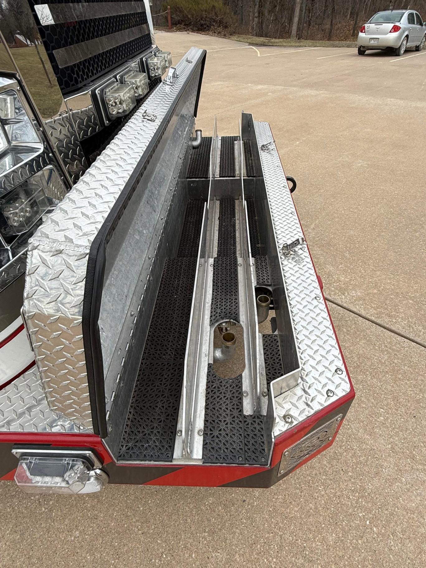 2018 Rosenbauer Commander Rescue Pumper - image 39