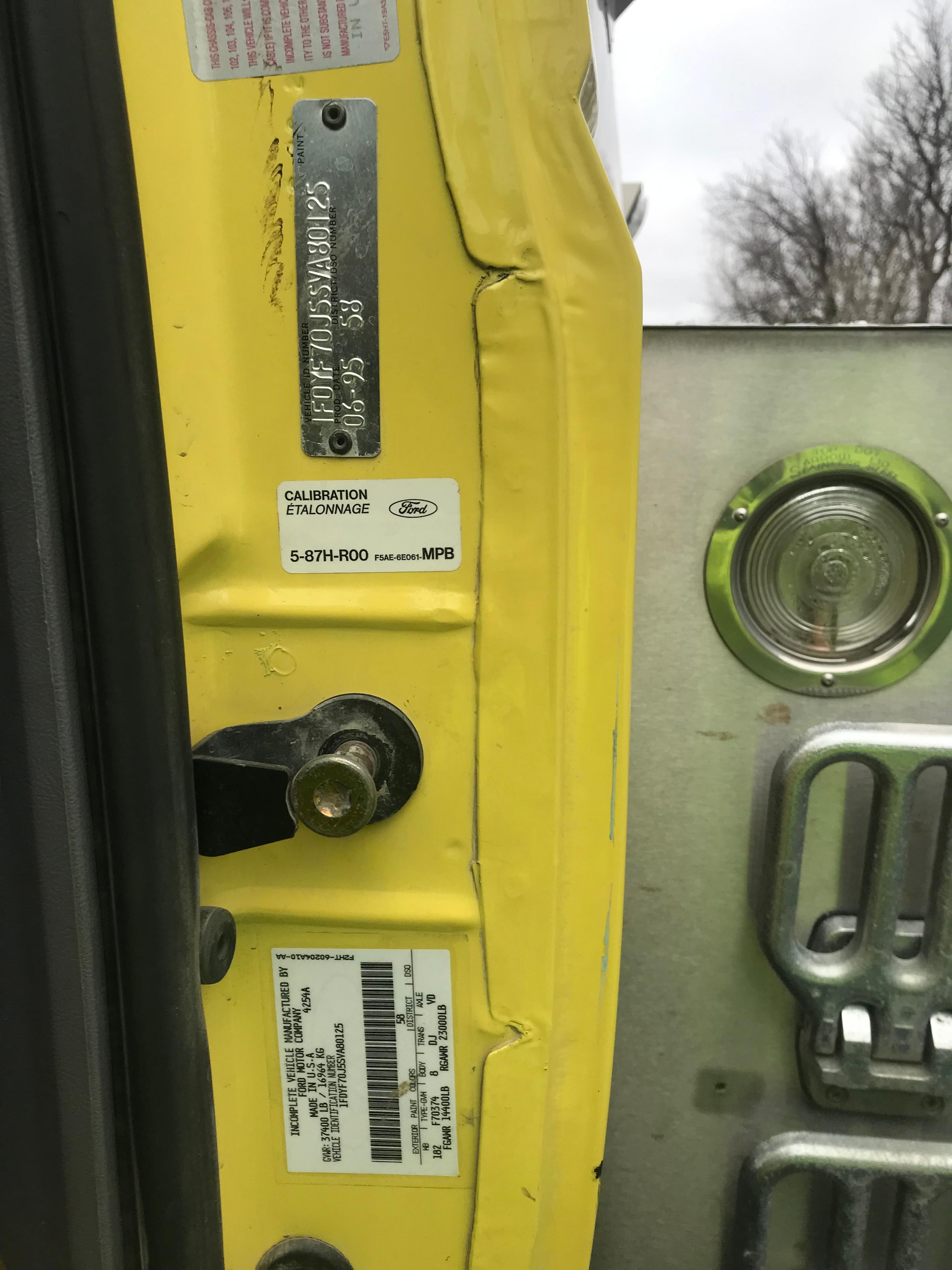 1995 Ford F-Series 2000 Gallon S&S Tanker - image 15