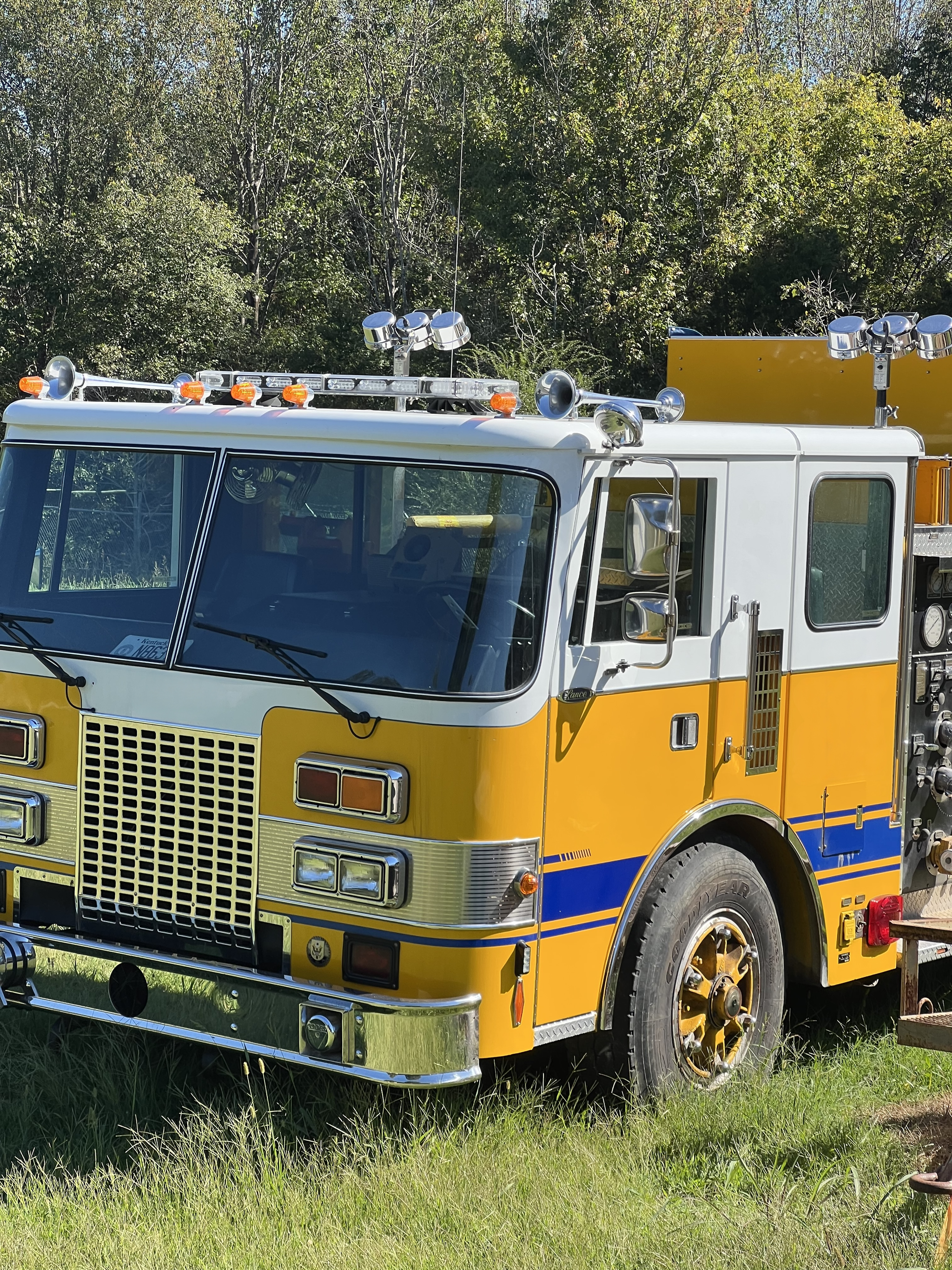 1987 4 Guys Pierce Pumper Tanker - image 2