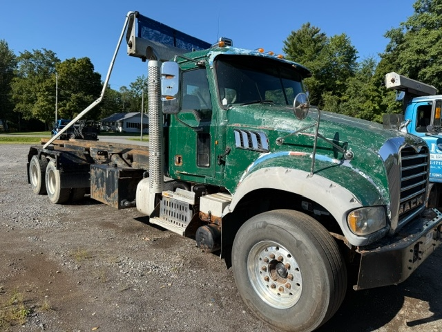 2014 Mack American Roll-Off - image 1