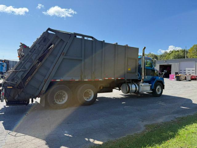 2020 Western Star Pak-Mor Rear Loader - image 2