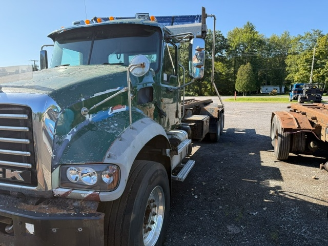 2014 Mack American Roll-Off - image 7