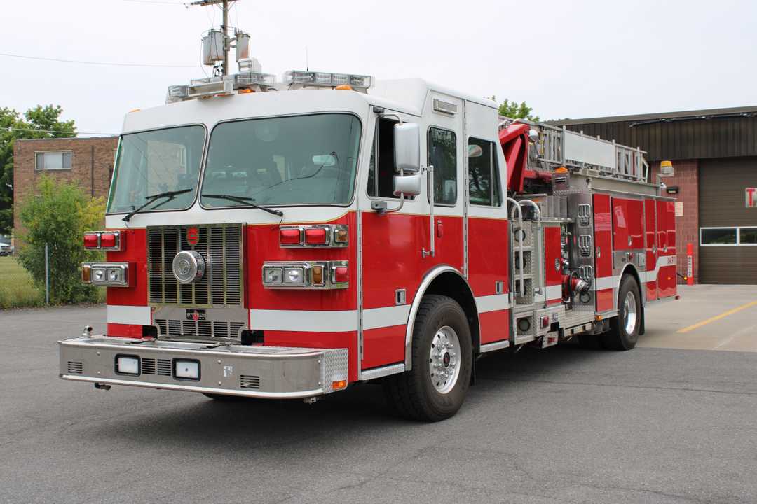 2009 Sutphen SL75 Quint