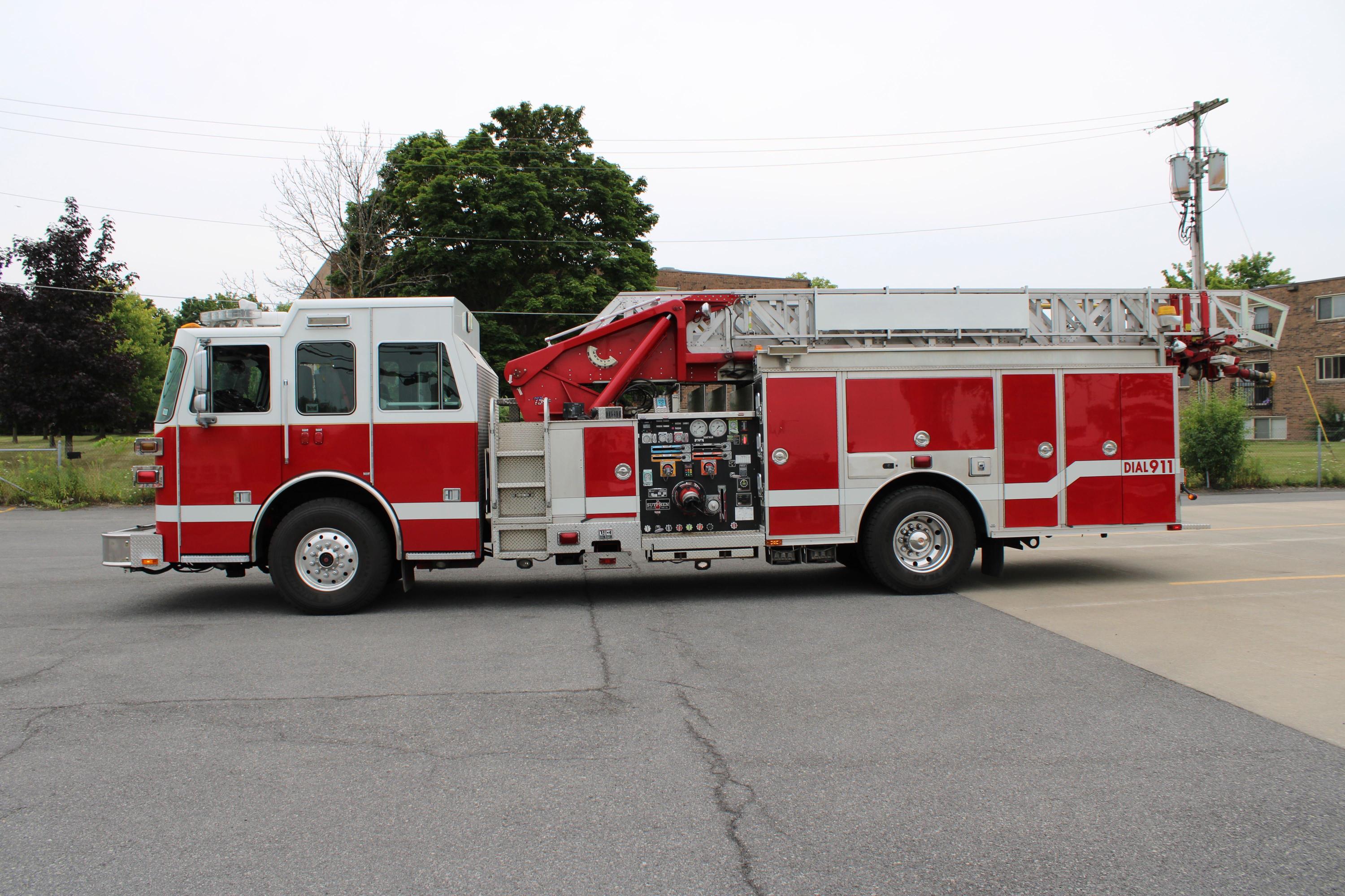 2009 Sutphen SL75 Quint - image 4