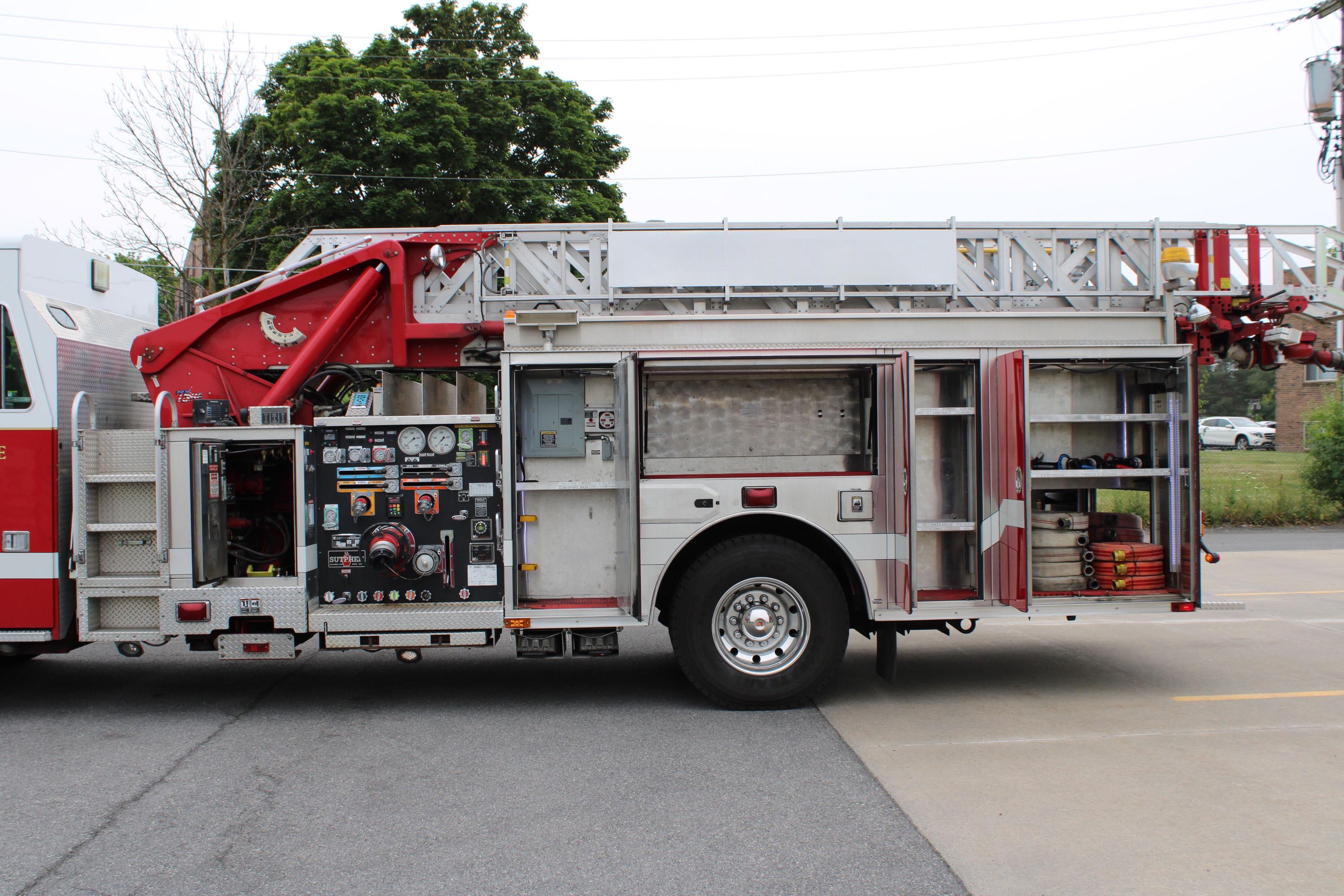 2009 Sutphen SL75 Quint - image 7