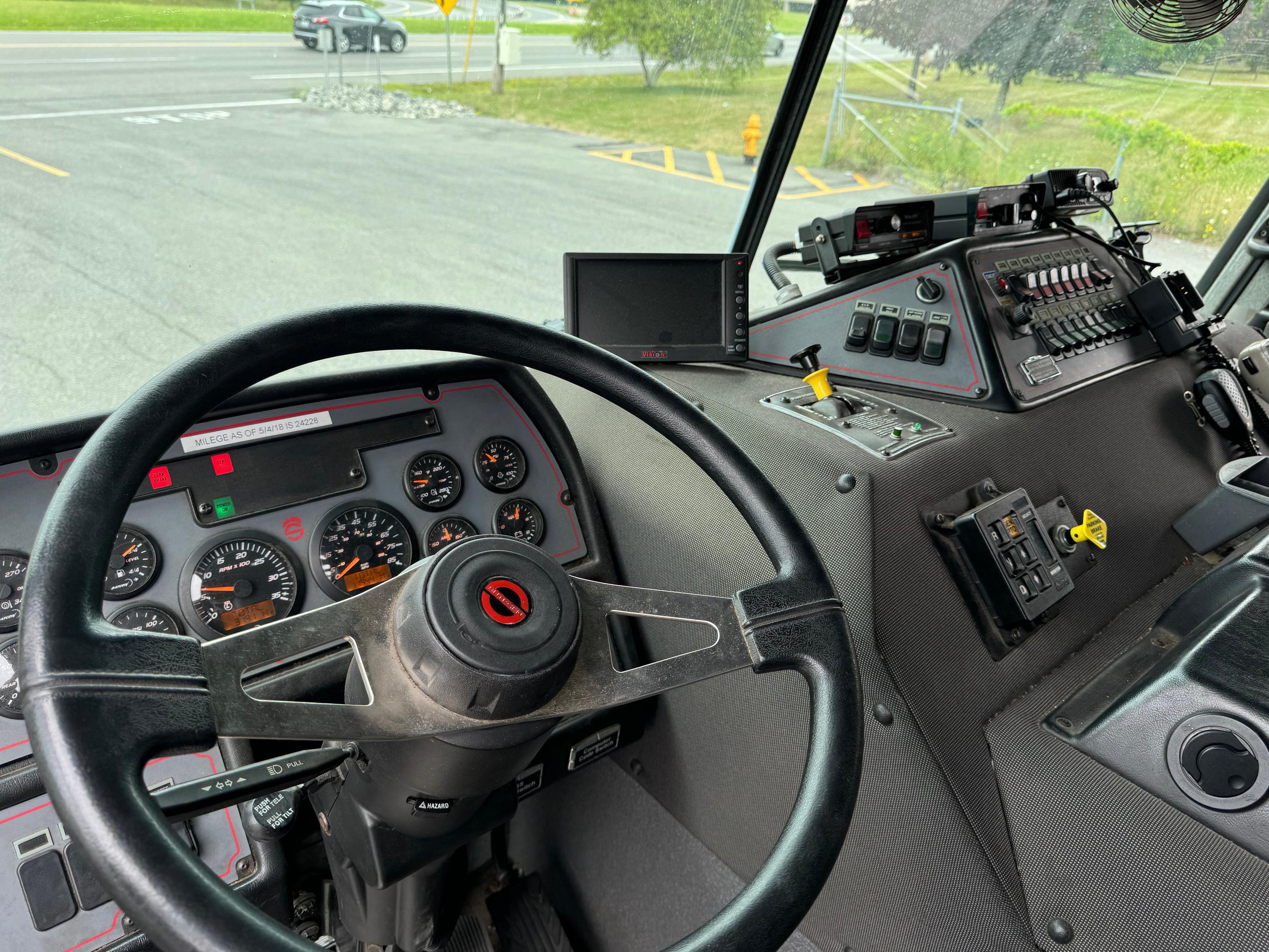 2009 Sutphen SL75 Quint - image 8