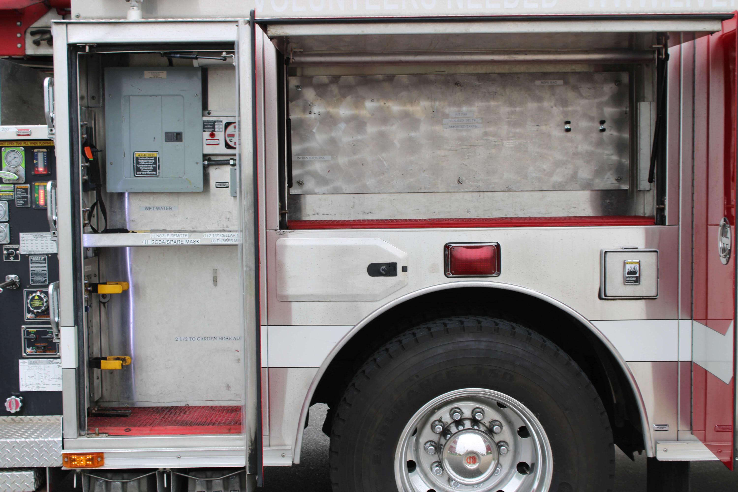 2009 Sutphen SL75 Quint - image 12