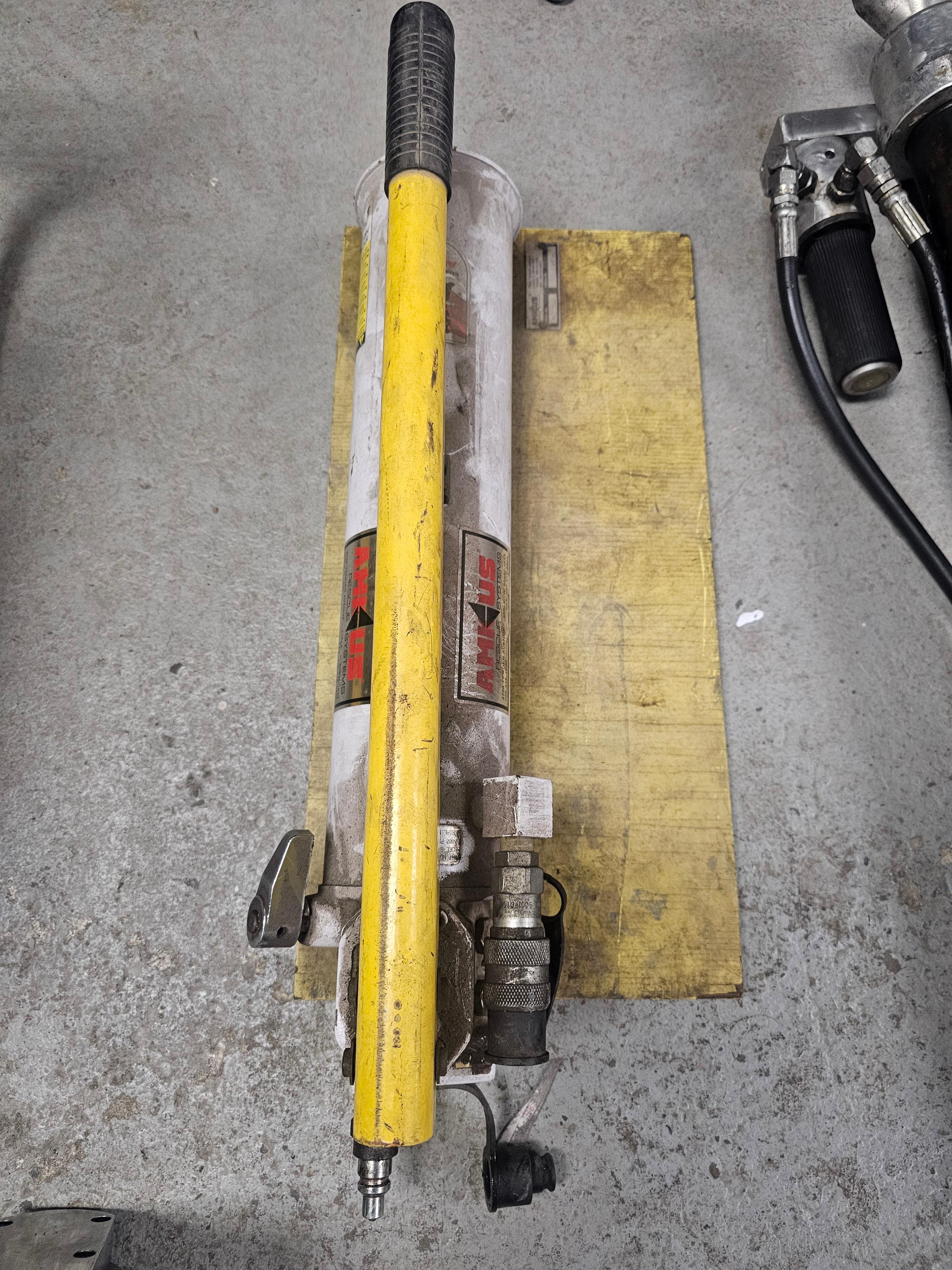 Amkus rescue tools - image 2