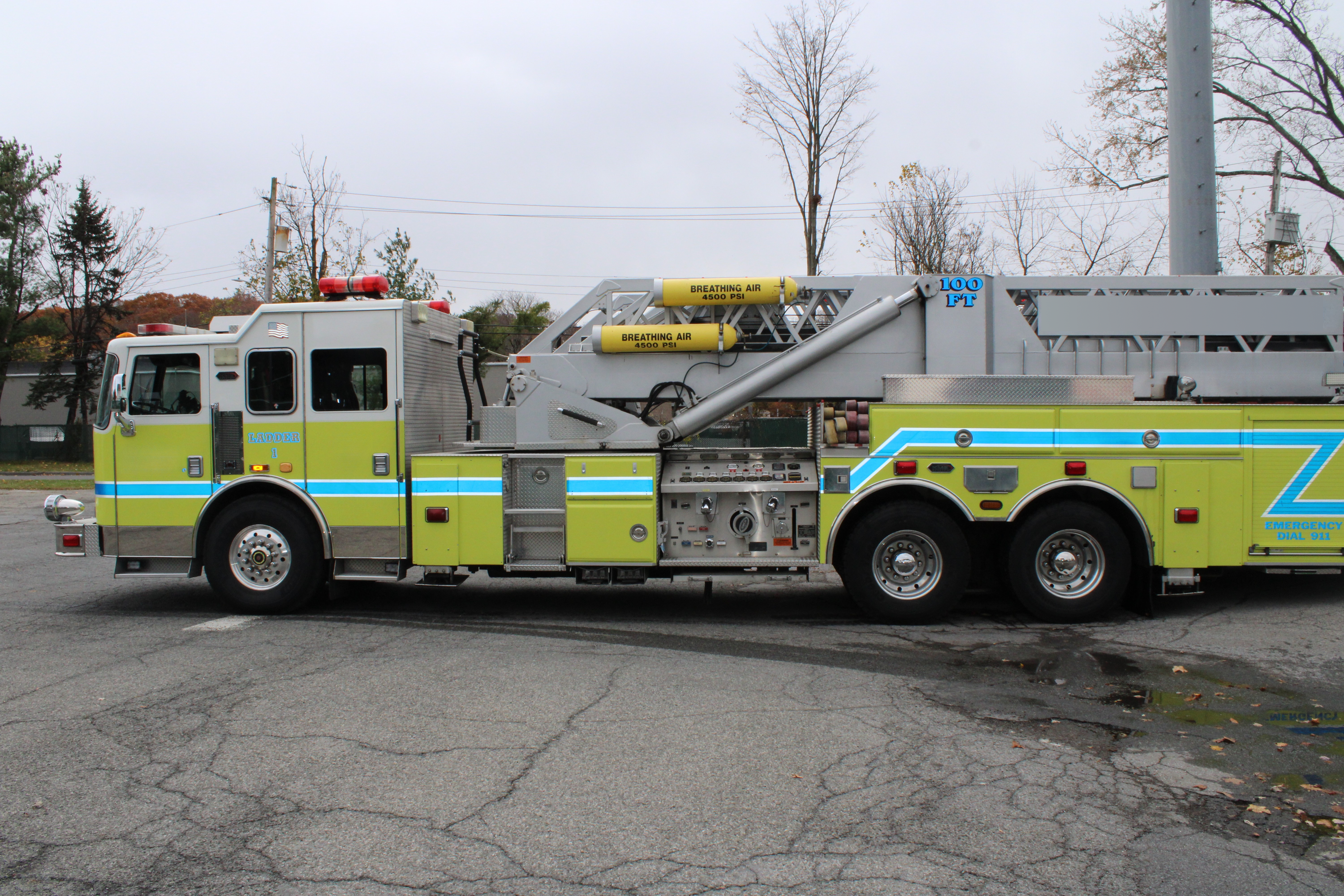 2003 KME AerialCat 100' Quint - image 15