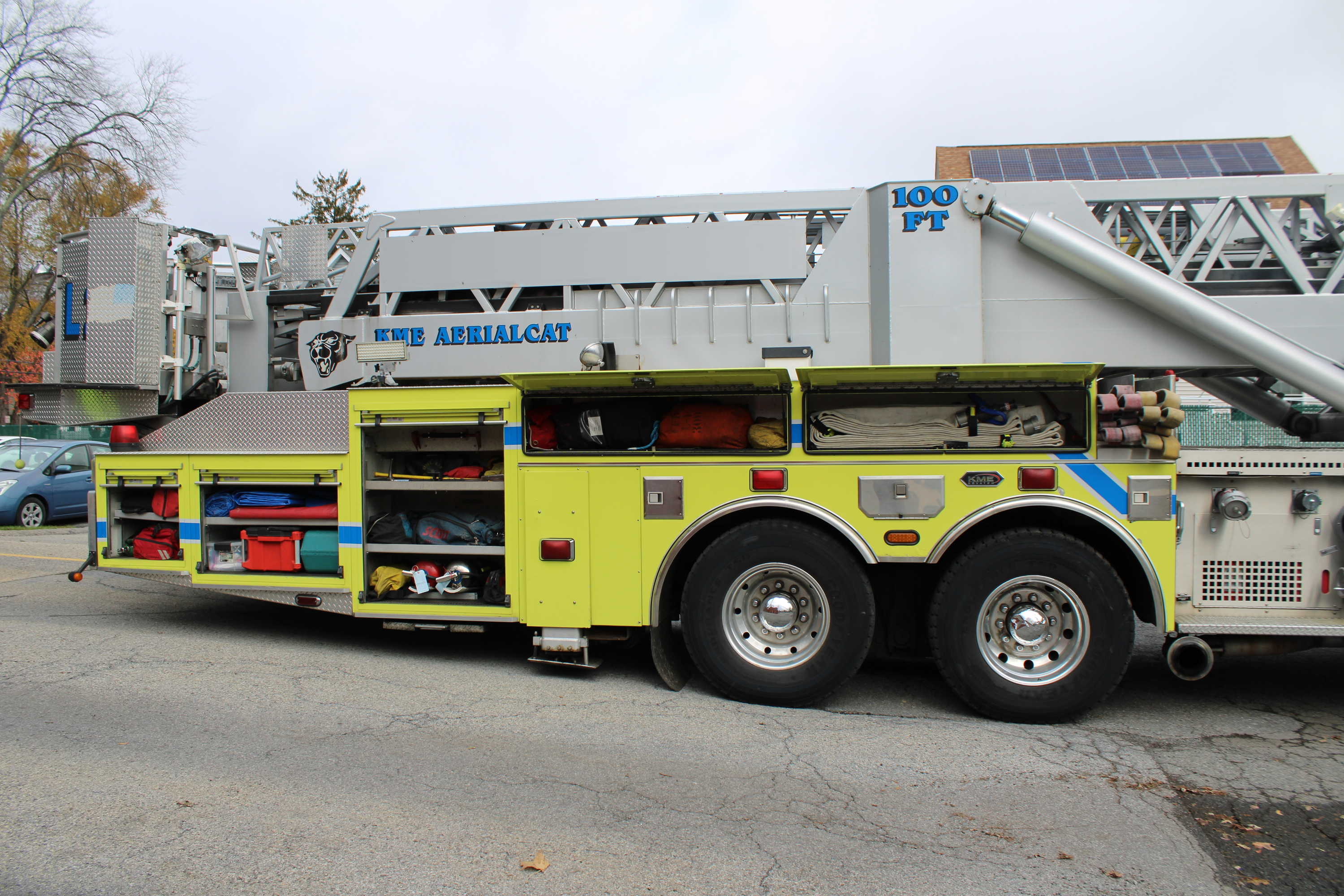 2003 KME AerialCat 100' Quint - image 13