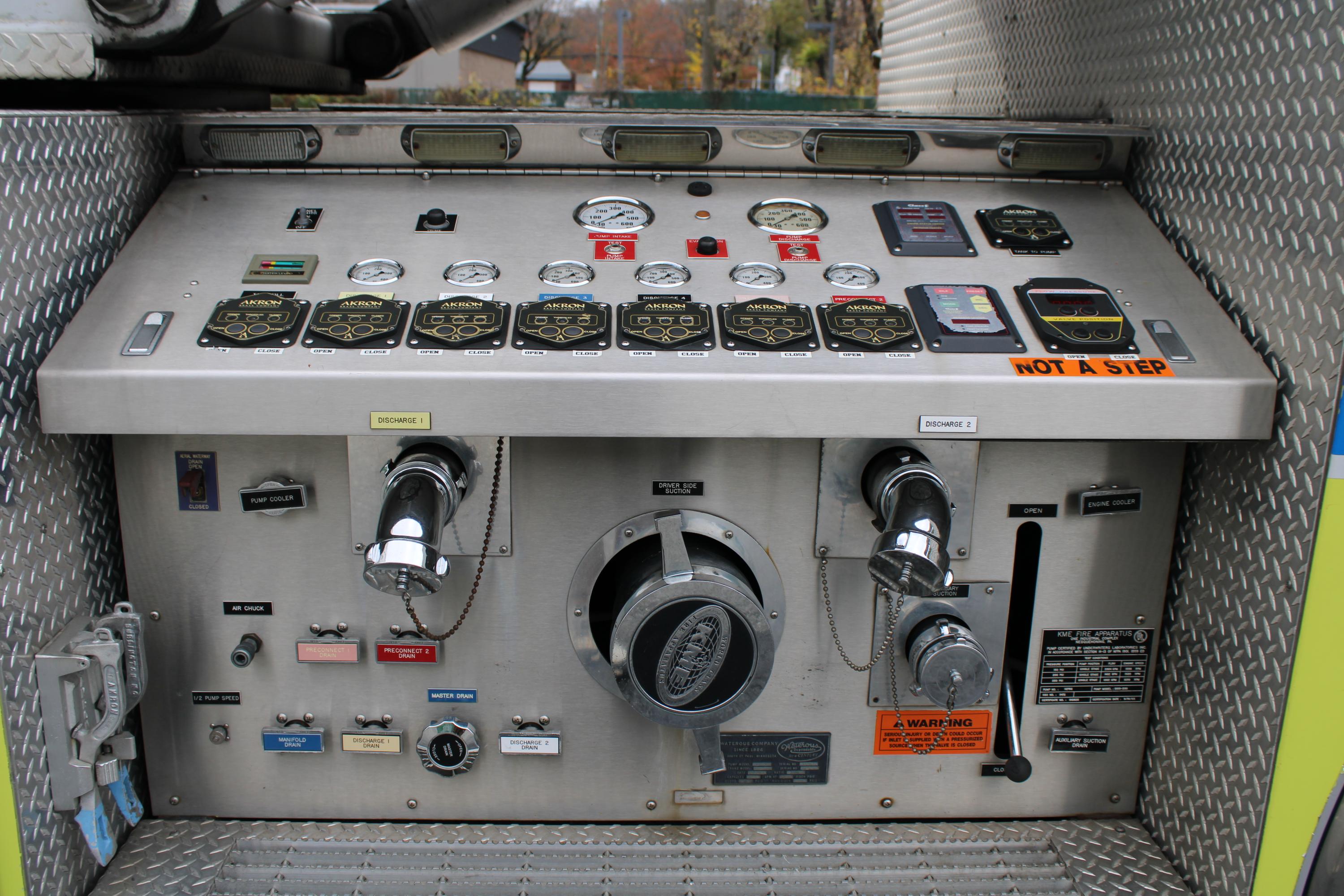 2003 KME AerialCat 100' Quint - image 22